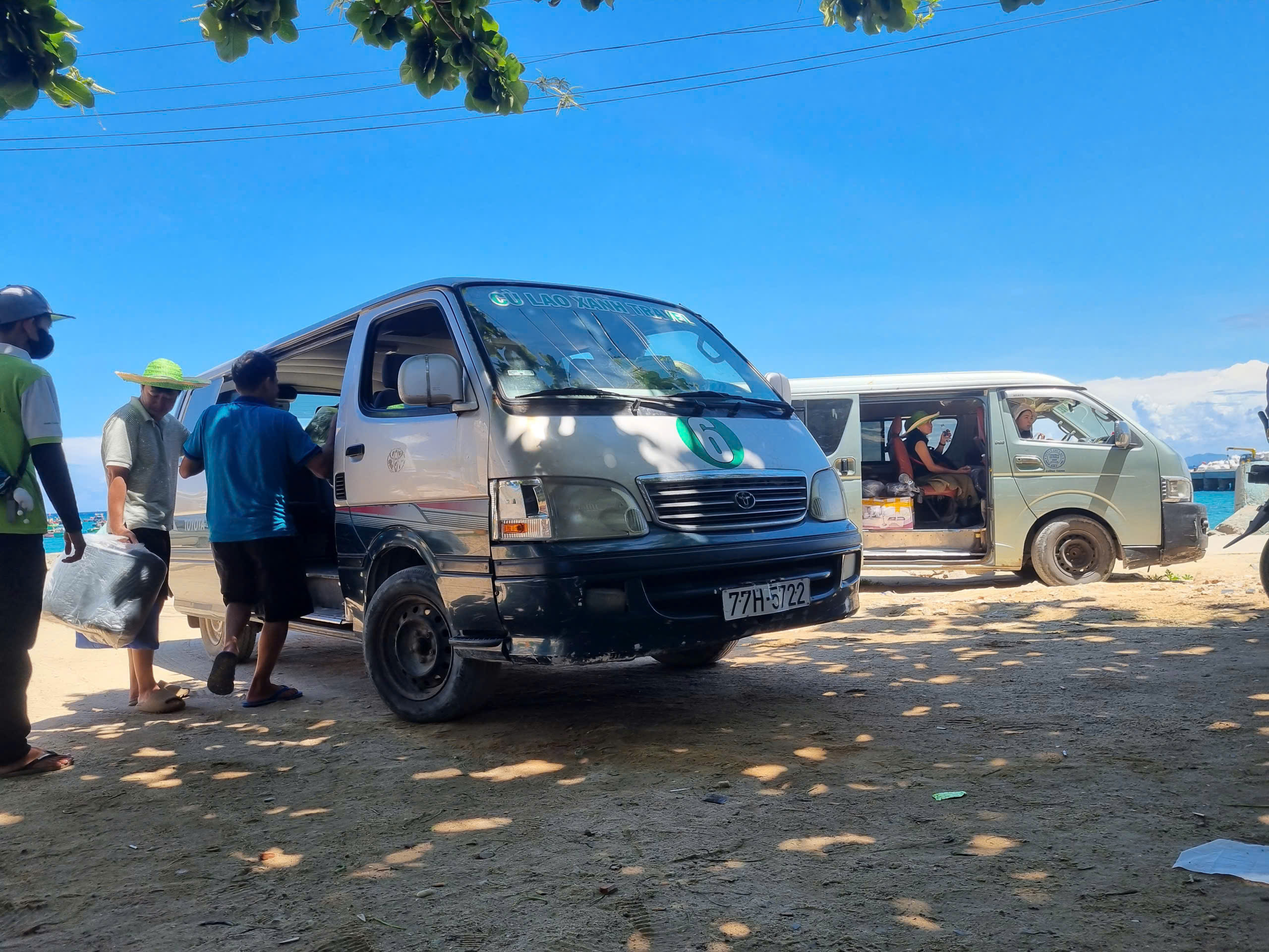 Gia Lai xử nghi&ecirc;m xe phục vụ kh&aacute;ch du lịch kh&ocirc;ng đủ điều kiện kinh doanh- Ảnh 1.