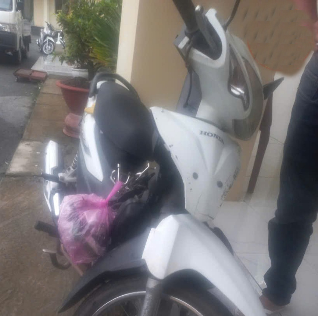 Cần Thơ bắt đối tượng cướp xe &ocirc;m sau 24 giờ g&acirc;y &aacute;n- Ảnh 2.