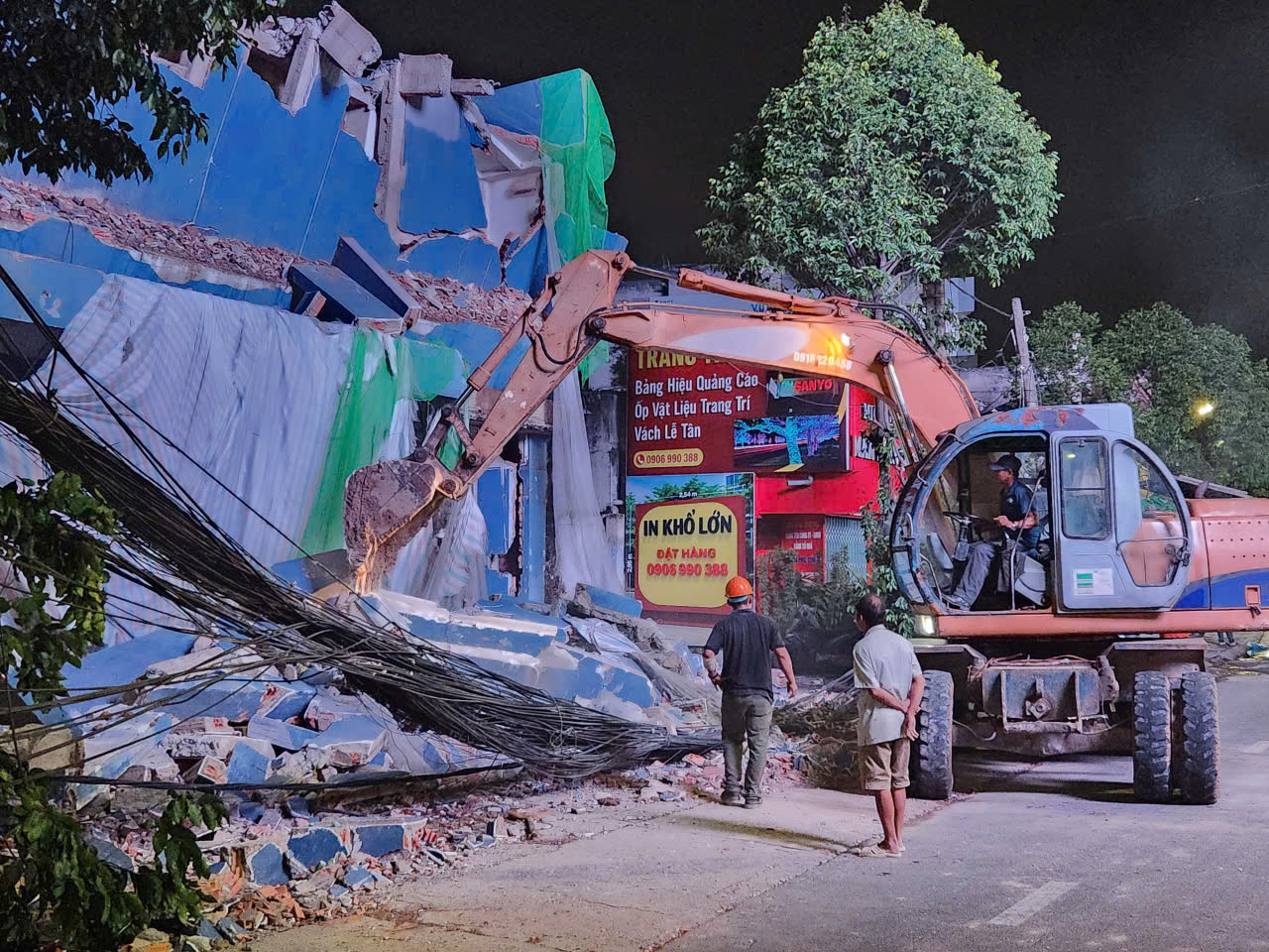 Đồng Nai: Khẩn trương khắc phục sự cố th&aacute;o dỡ rạp Thanh B&igrave;nh- Ảnh 3.