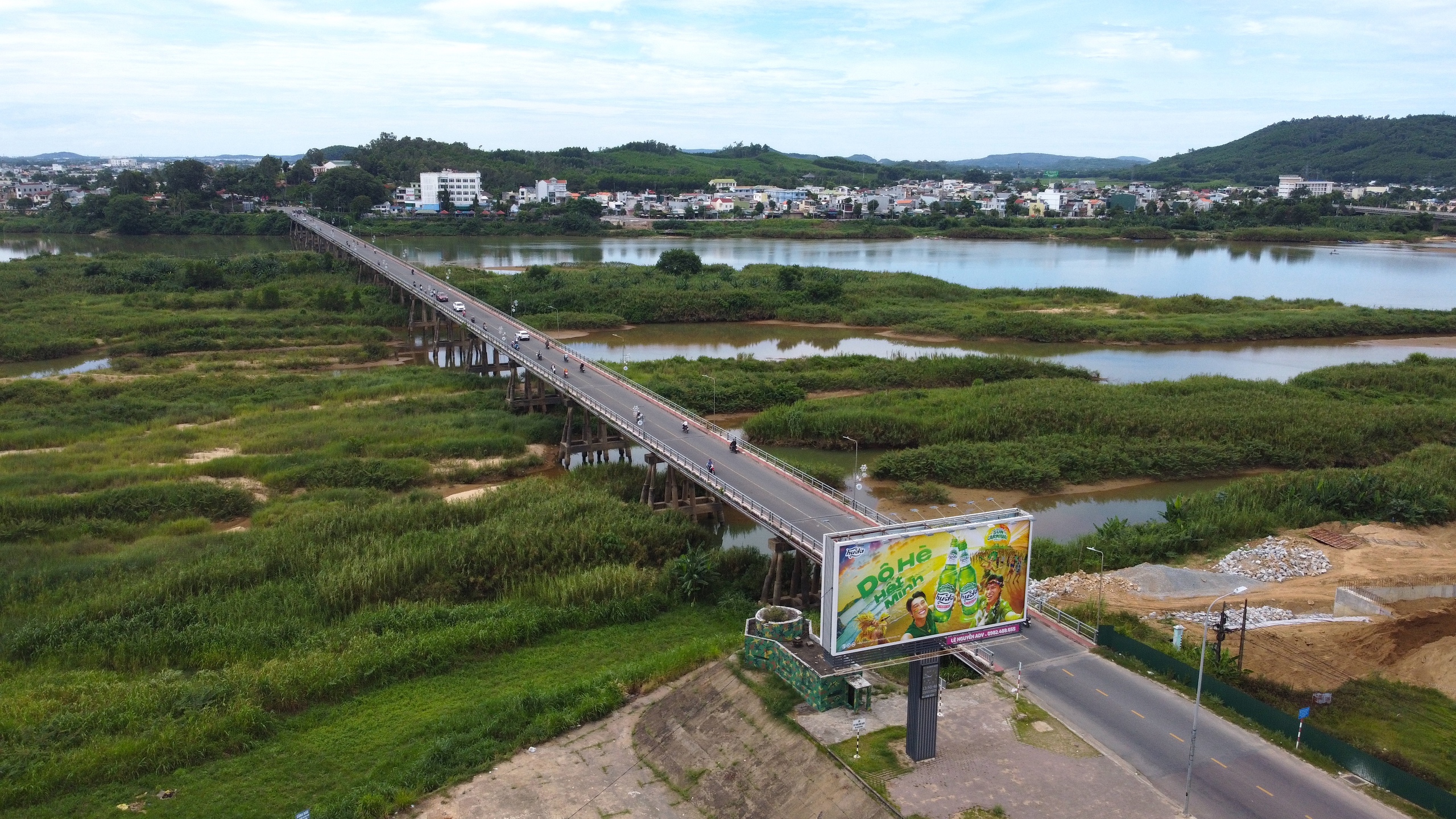 Quảng Ng&atilde;i: Cận cảnh cầu Tr&agrave; Kh&uacute;c 1 trước ng&agrave;y được x&acirc;y mới- Ảnh 1.