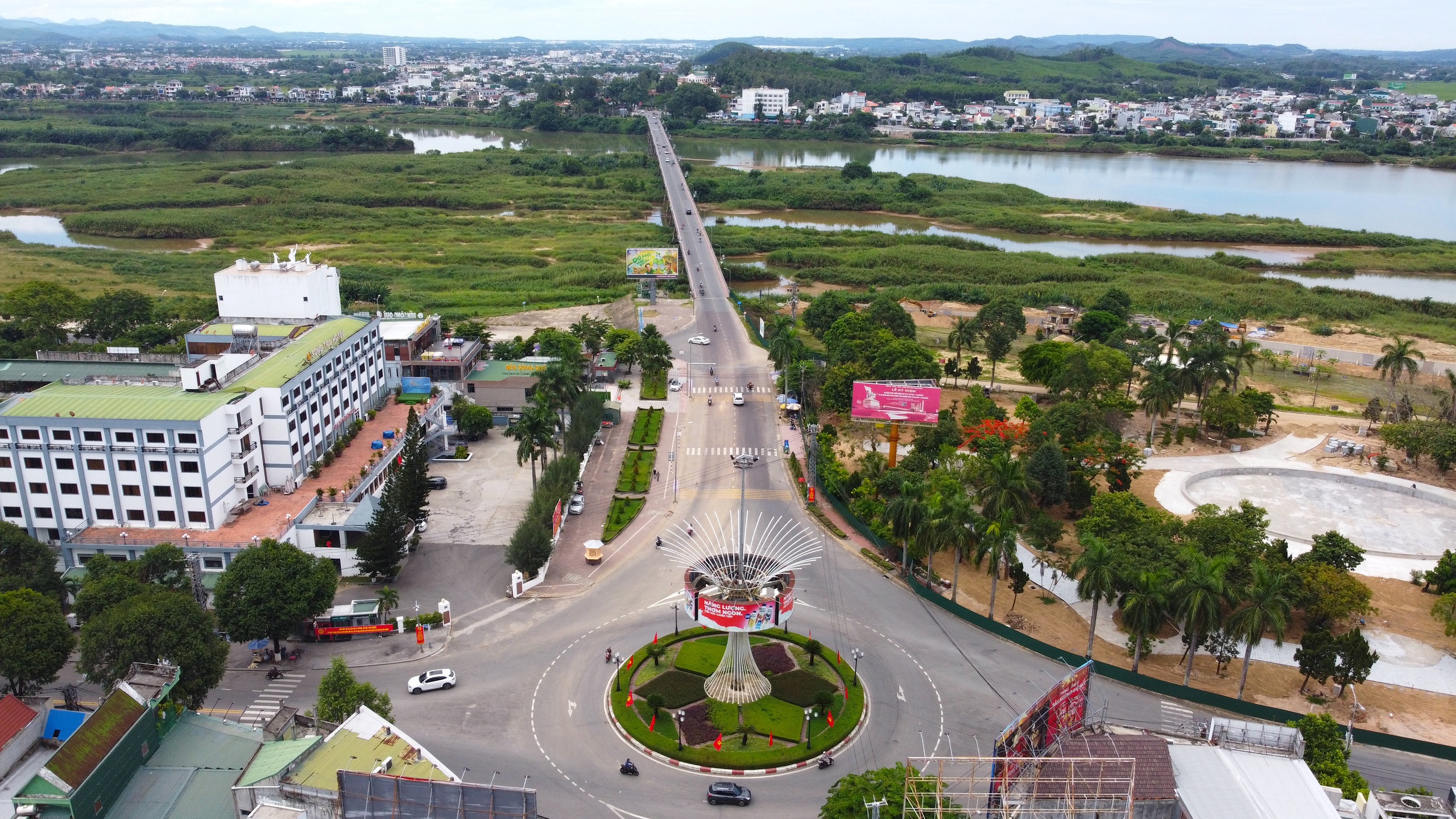 Quảng Ng&atilde;i: Cận cảnh cầu Tr&agrave; Kh&uacute;c 1 trước ng&agrave;y được x&acirc;y mới- Ảnh 12.