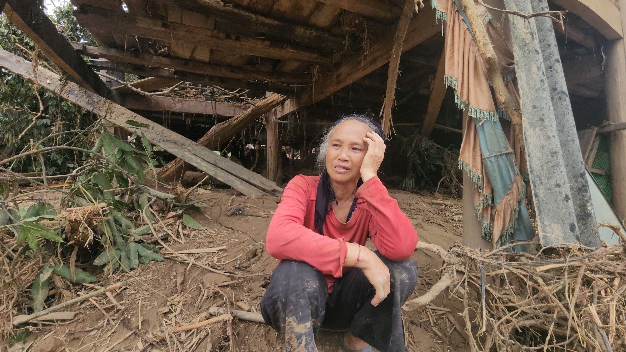 Ấm t&igrave;nh qu&acirc;n d&acirc;n Nghệ An những ng&agrave;y "s&aacute;ng chắn b&atilde;o gi&ocirc;ng, chiều ngăn nắng lửa"- Ảnh 3.