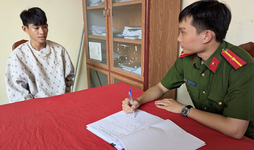 An Giang: Giả vờ hỏi mua rồi cướp v&agrave;ng- Ảnh 1.