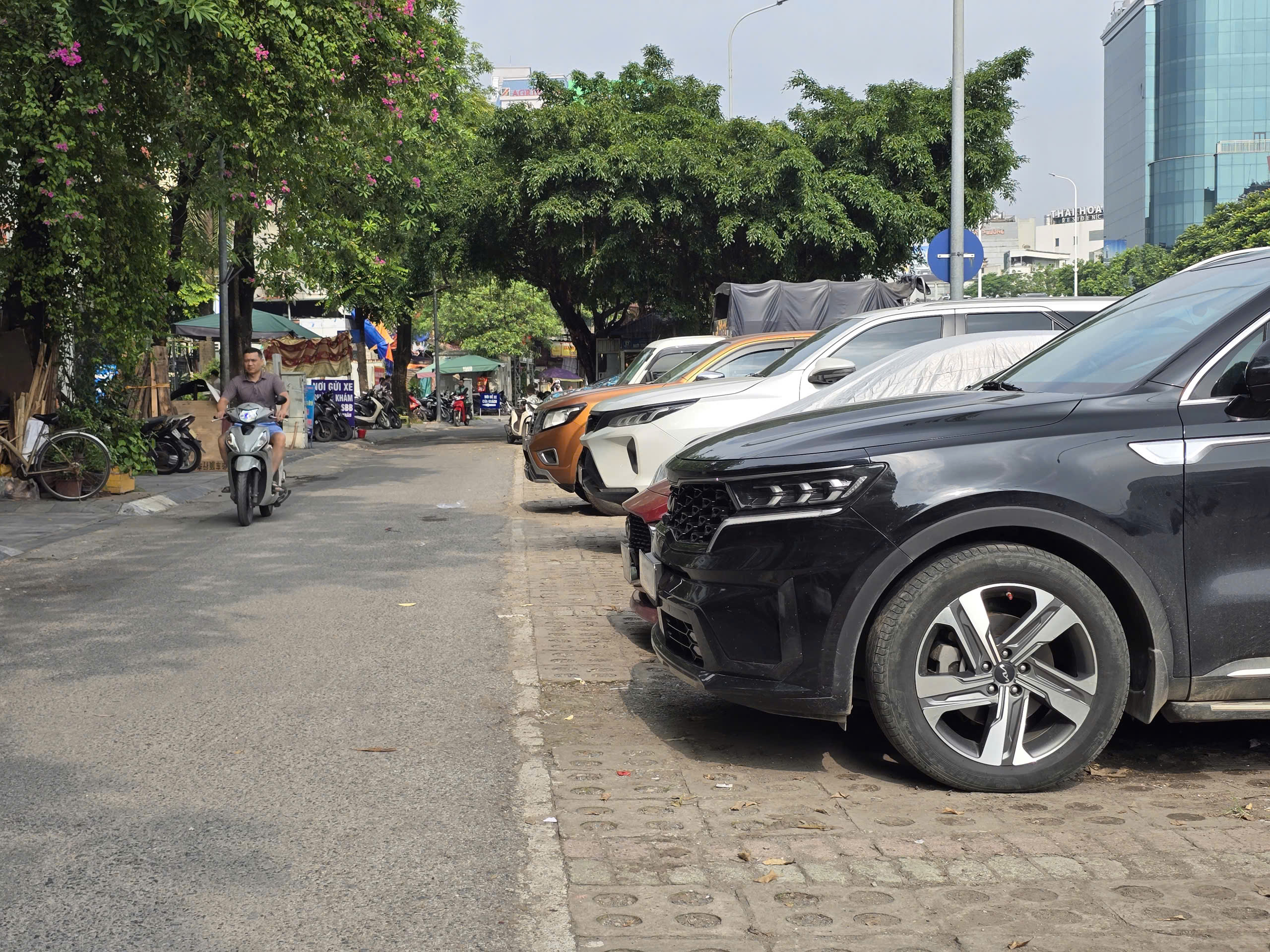 Cận cảnh bốn vị tr&iacute; đủ điều kiện dựng trạm sạc xe điện dọc V&agrave;nh đai 1 H&agrave; Nội- Ảnh 8.