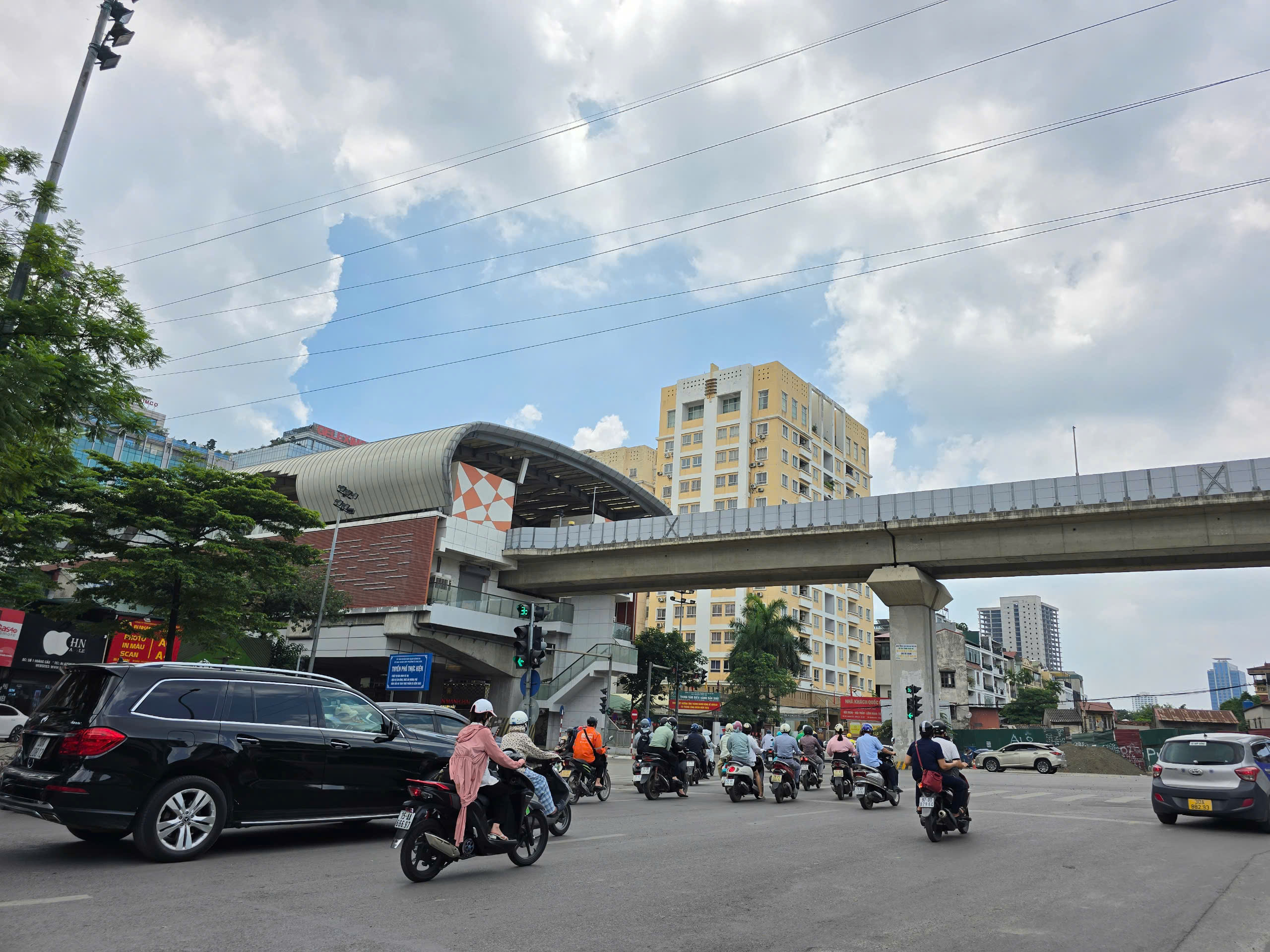 Cận cảnh bốn vị tr&iacute; đủ điều kiện dựng trạm sạc xe điện dọc V&agrave;nh đai 1 H&agrave; Nội- Ảnh 2.