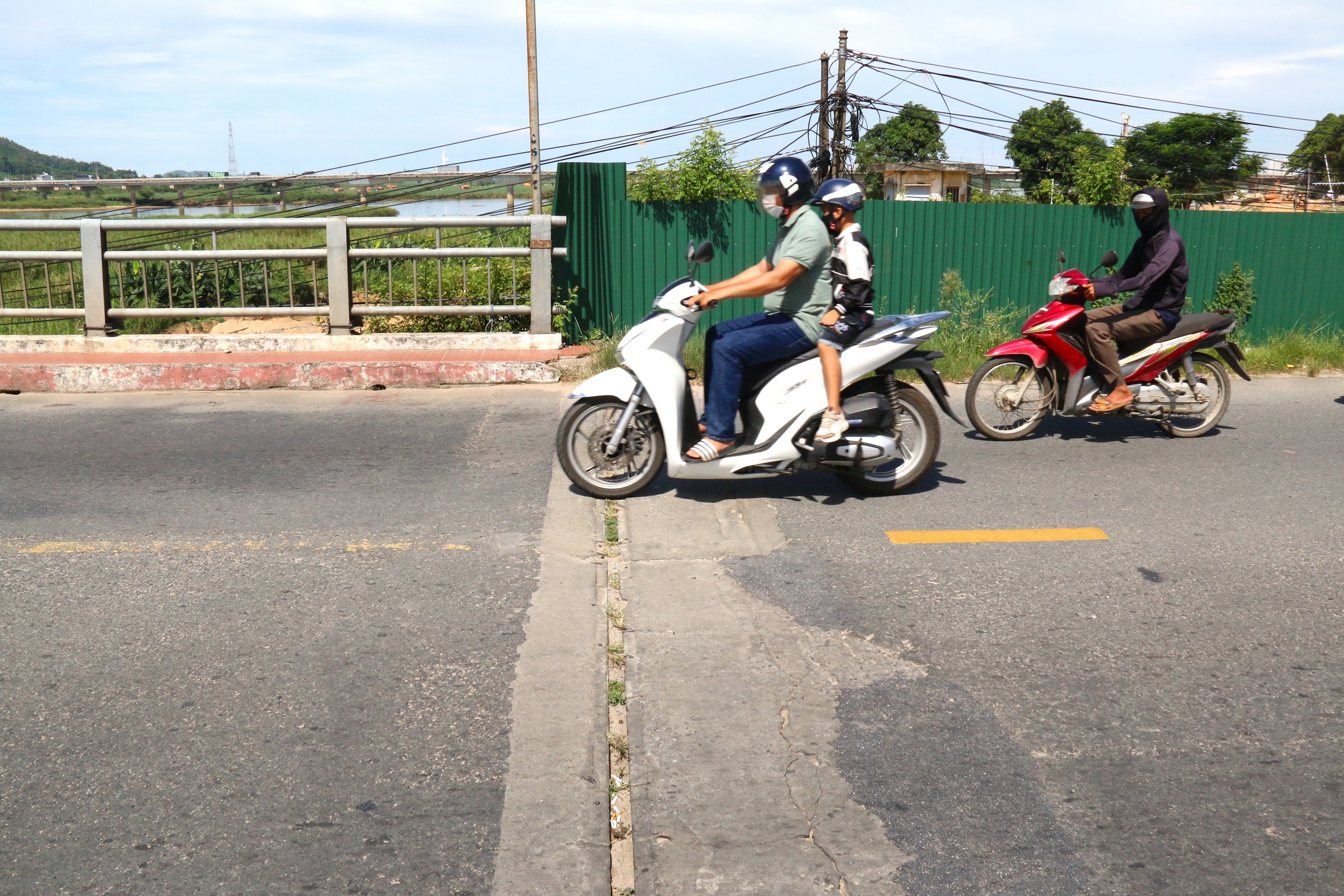 Quảng Ng&atilde;i: Cận cảnh cầu Tr&agrave; Kh&uacute;c 1 trước ng&agrave;y được x&acirc;y mới- Ảnh 9.