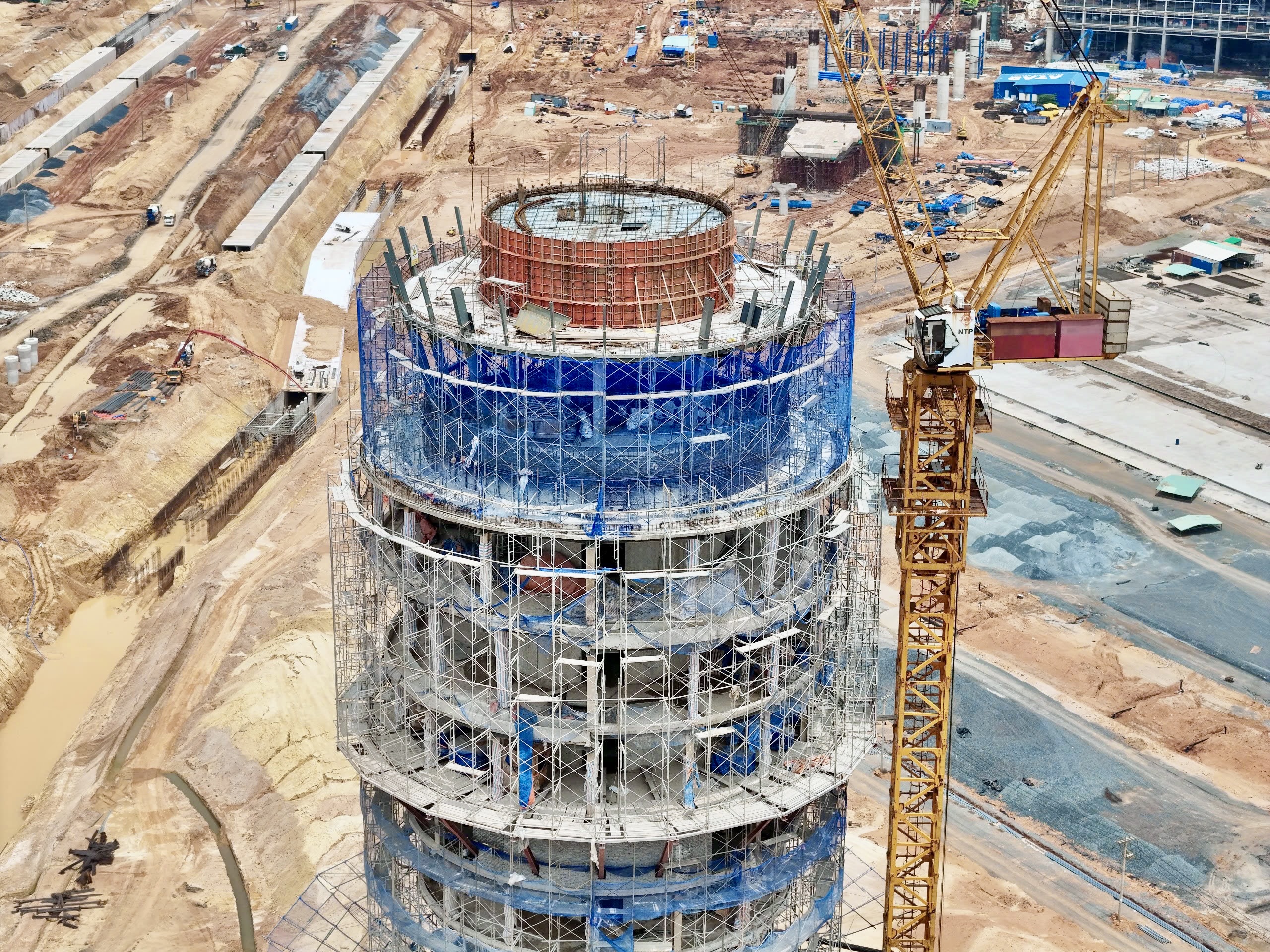 Hình ảnh mới nhất tháp không lưu cao 123m tại sân bay Long Thành- Ảnh 4. Hình ảnh mới nhất tháp không lưu cao 123m tại sân bay Long Thành- Ảnh 4.