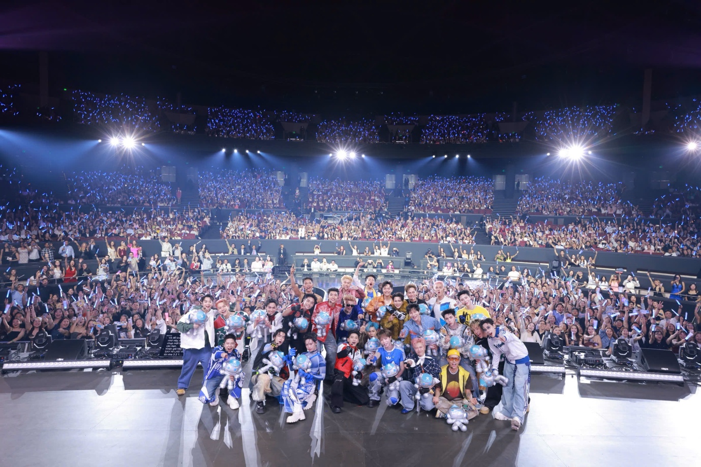 C&aacute;c Anh trai say hi x&uacute;c động n&oacute;i g&igrave; sau 2 đ&ecirc;m concert lịch sử tại Las Vegas?- Ảnh 1.