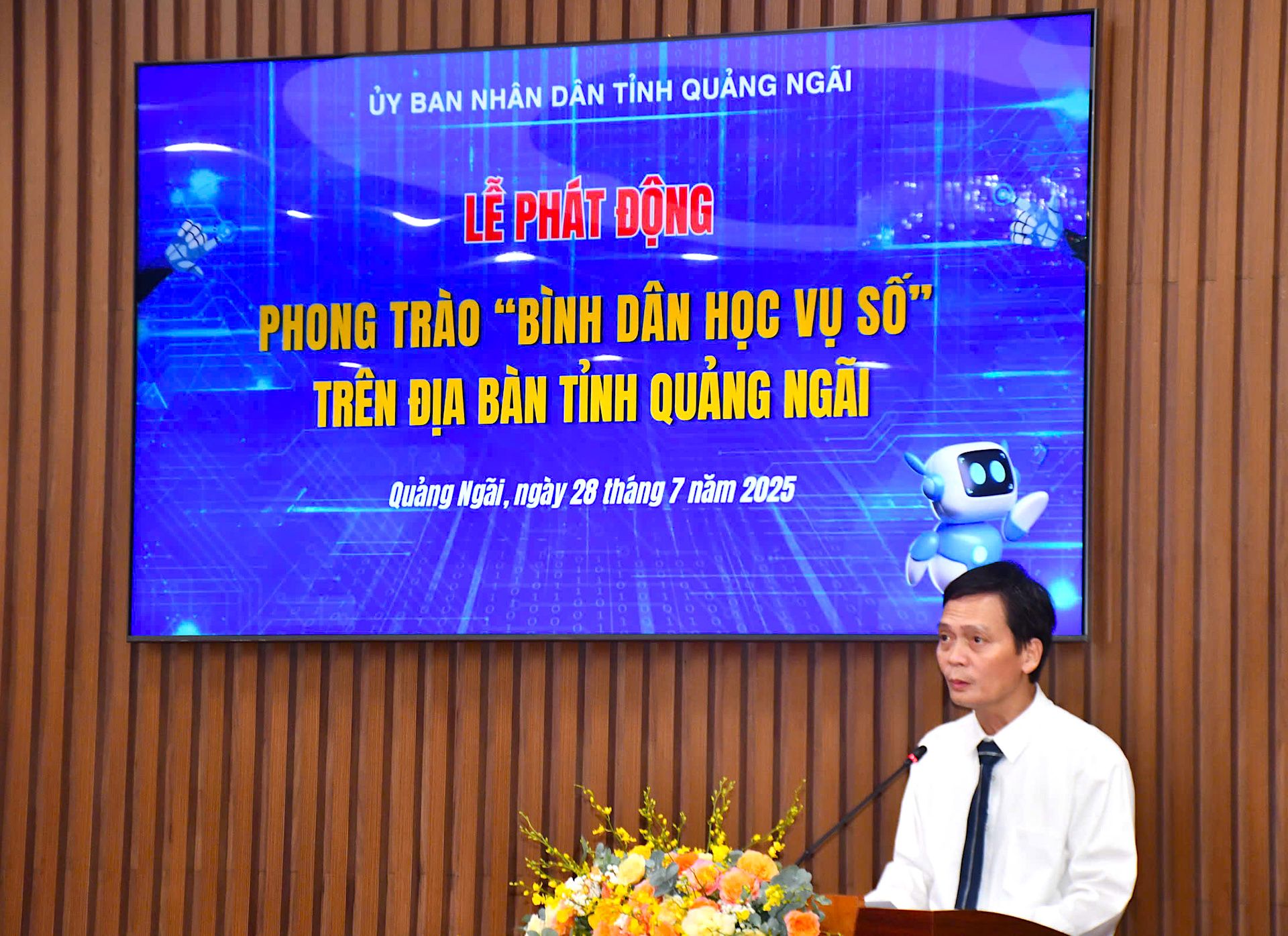 Quảng Ngãi phát động phong trào "Bình dân học vụ số"- Ảnh 2. Quảng Ngãi phát động phong trào "Bình dân học vụ số"- Ảnh 2.