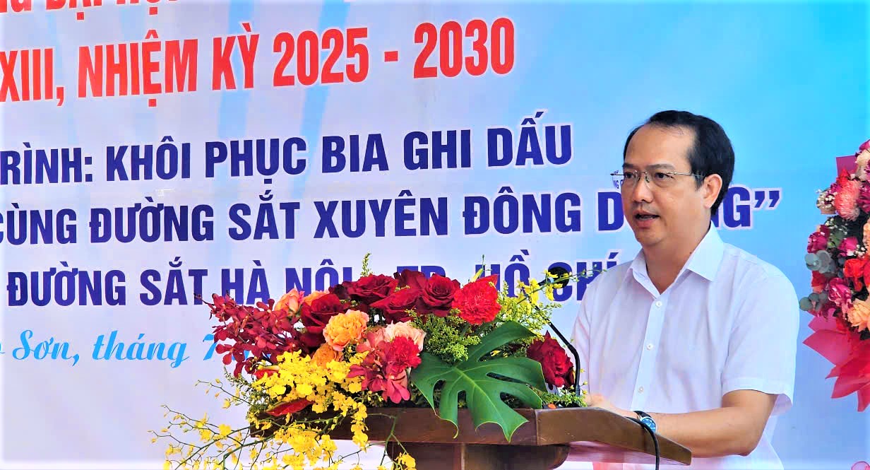 Kh&ocirc;i phục bia ghi dấu mối nối ray cuối c&ugrave;ng đường sắt xuy&ecirc;n Đ&ocirc;ng Dương- Ảnh 1.