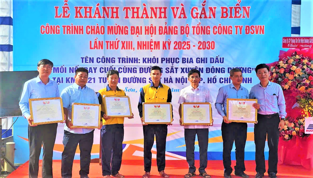 Kh&ocirc;i phục bia ghi dấu mối nối ray cuối c&ugrave;ng đường sắt xuy&ecirc;n Đ&ocirc;ng Dương- Ảnh 3.