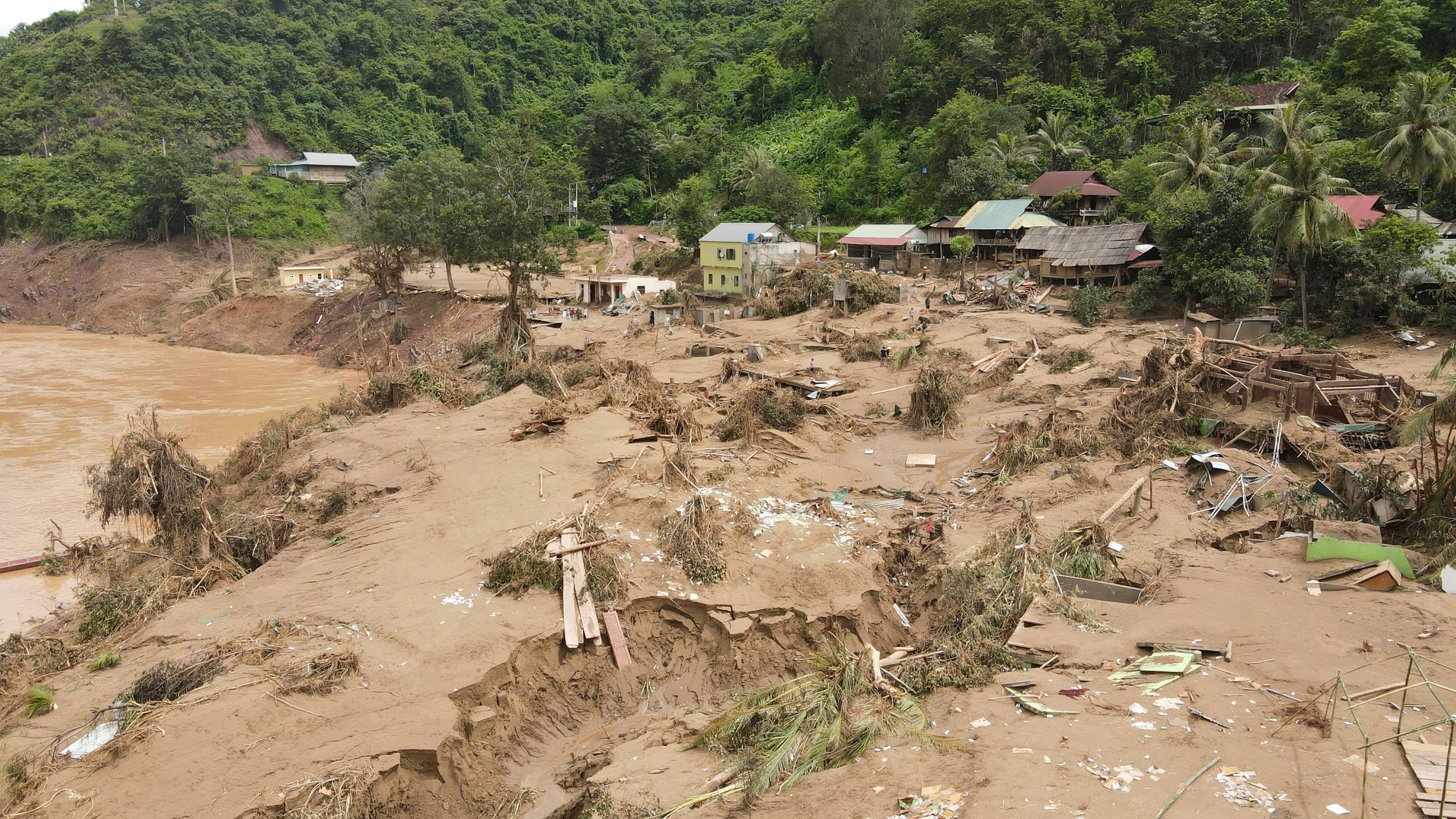 Nghệ An: Người d&acirc;n v&ugrave;ng rốn lũ Mỹ L&yacute; trĩu nặng &acirc;u lo, nỗ lực ổn định cuộc sống- Ảnh 1.