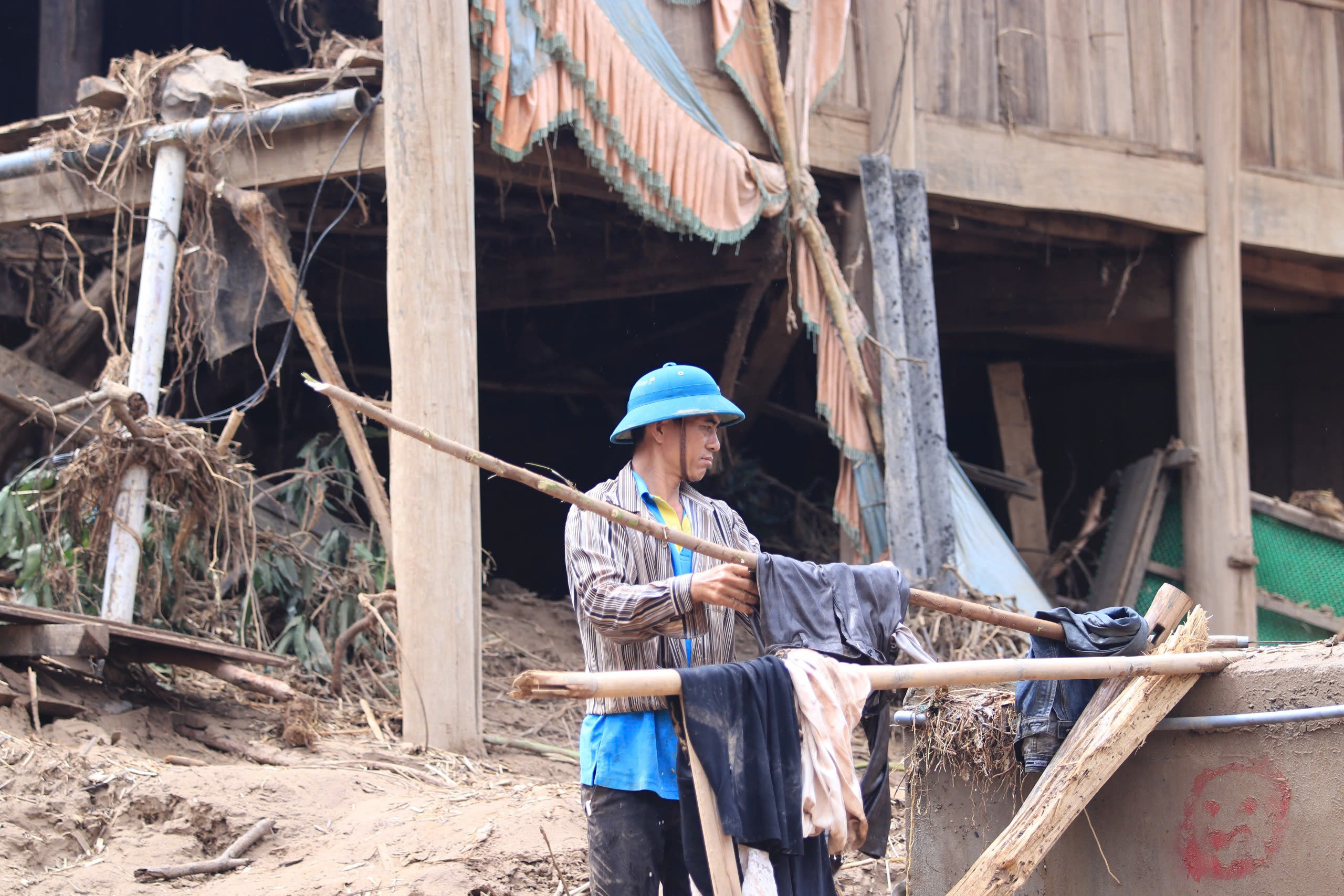 Nghệ An: Người d&acirc;n v&ugrave;ng rốn lũ Mỹ L&yacute; trĩu nặng &acirc;u lo, nỗ lực ổn định cuộc sống- Ảnh 11.