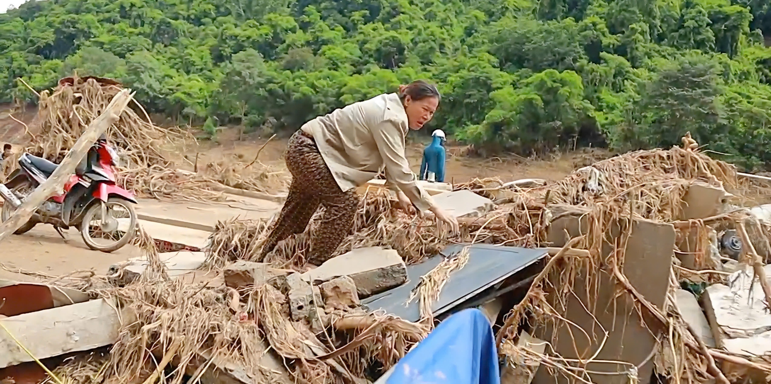 Nghệ An: Người d&acirc;n v&ugrave;ng rốn lũ Mỹ L&yacute; trĩu nặng &acirc;u lo, nỗ lực ổn định cuộc sống- Ảnh 7.