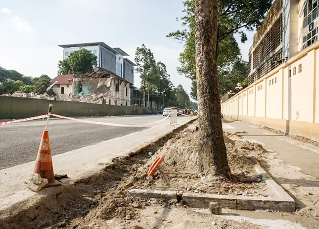 H&agrave; Nội ph&aacute; dỡ nh&agrave; 61 Trần Ph&uacute;, chạy đua tiến độ mở rộng trục H&ugrave;ng Vương phục vụ đại lễ 2/9- Ảnh 9.