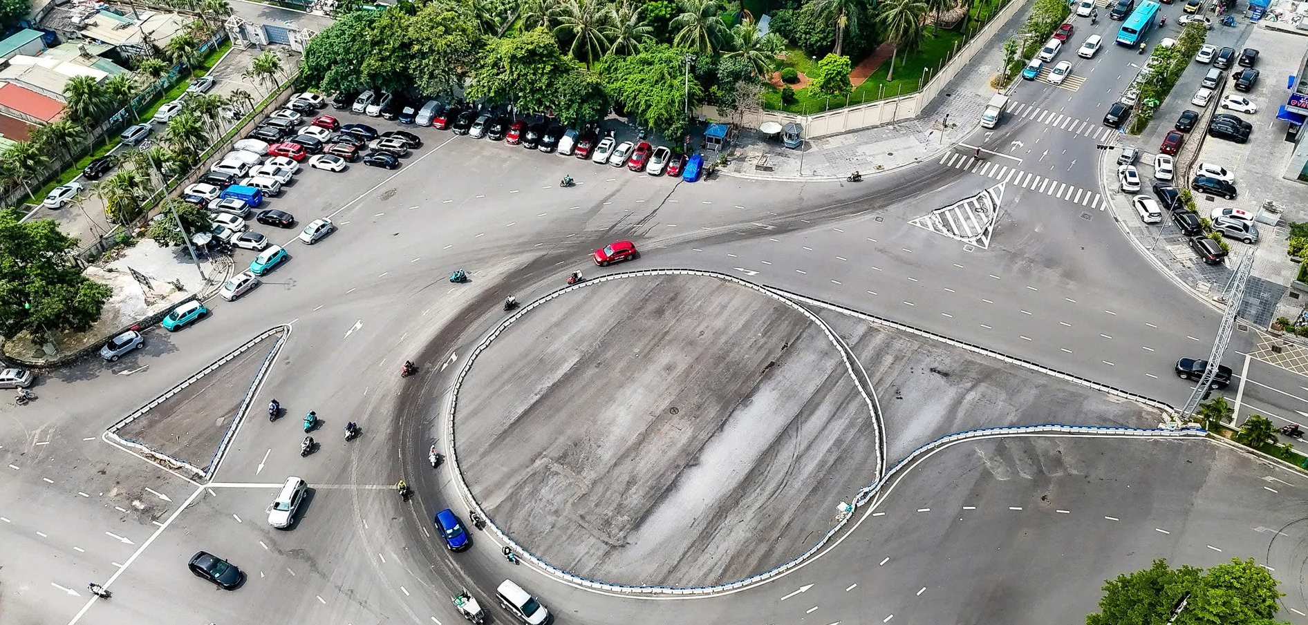 Cận cảnh bốn vị tr&iacute; đủ điều kiện dựng trạm sạc xe điện dọc V&agrave;nh đai 1 H&agrave; Nội- Ảnh 5.