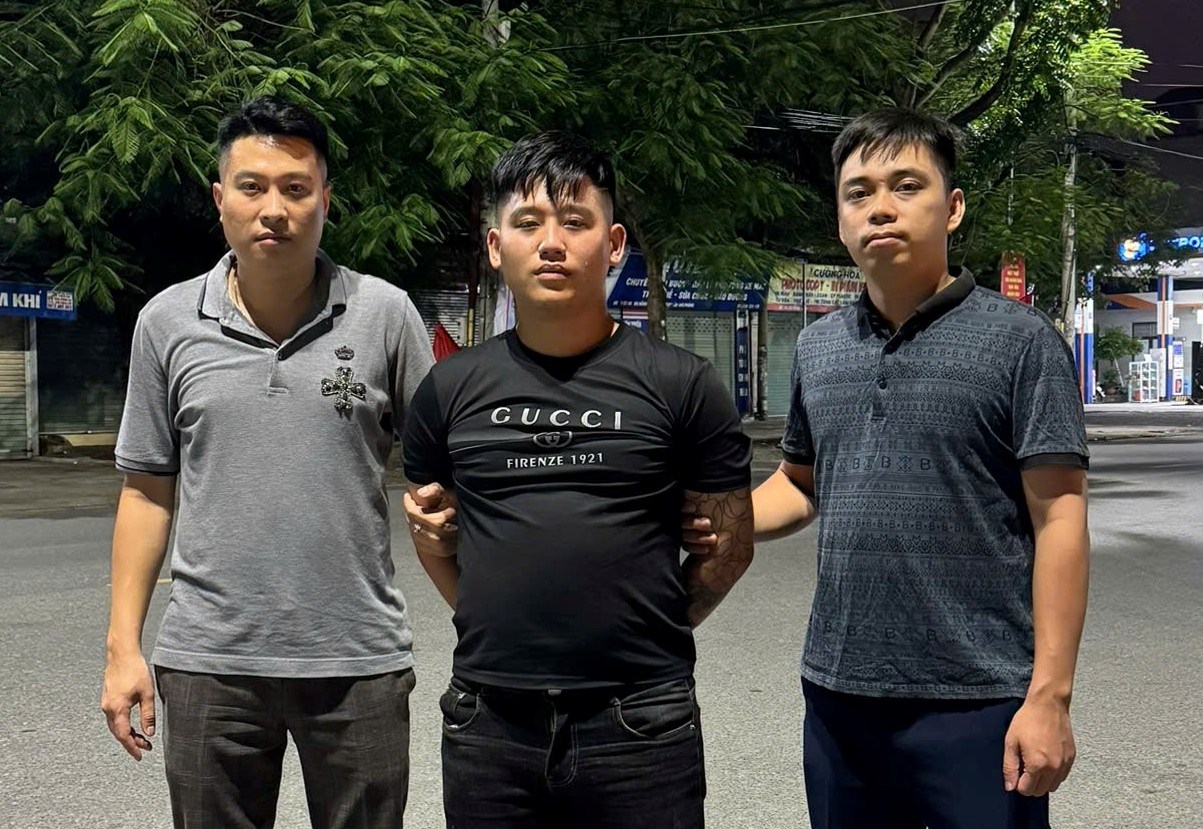 Hải Ph&ograve;ng: Bắt giữ đối tượng truy n&atilde; nguy hiểm về tội g&acirc;y rối trật tự c&ocirc;ng cộng- Ảnh 1.