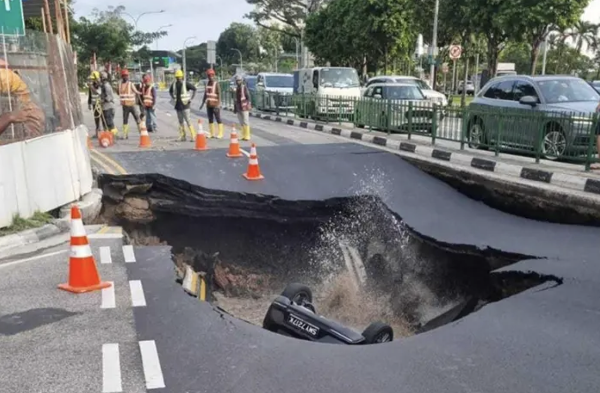 Singapore đề phòng, xử lý "hố sụt tử thần" trên đường thế nào?- Ảnh 1. Singapore đề phòng, xử lý "hố sụt tử thần" trên đường thế nào?- Ảnh 1.