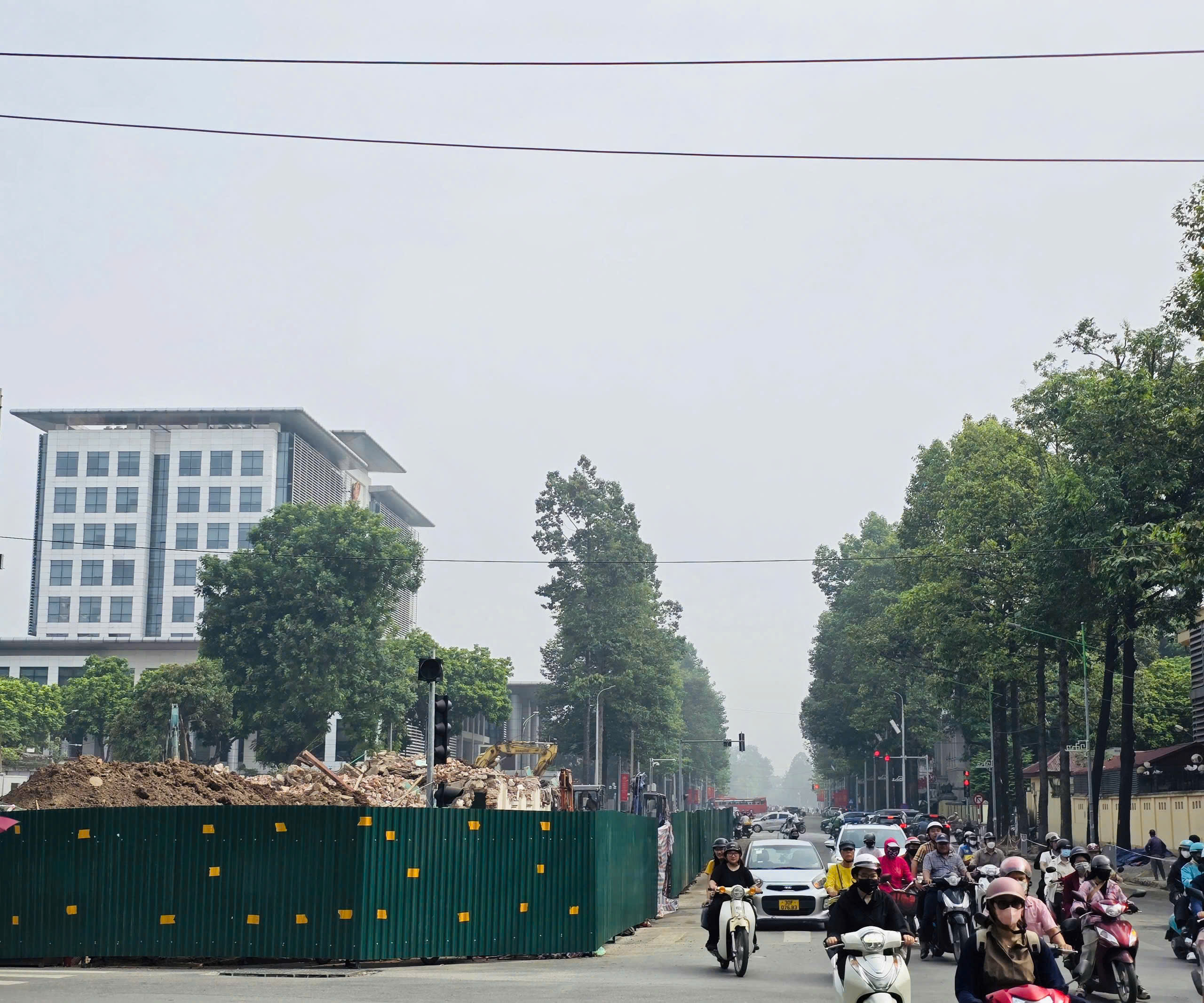 H&agrave; Nội ph&aacute; dỡ nh&agrave; 61 Trần Ph&uacute;, chạy đua tiến độ mở rộng trục H&ugrave;ng Vương phục vụ đại lễ 2/9- Ảnh 2.