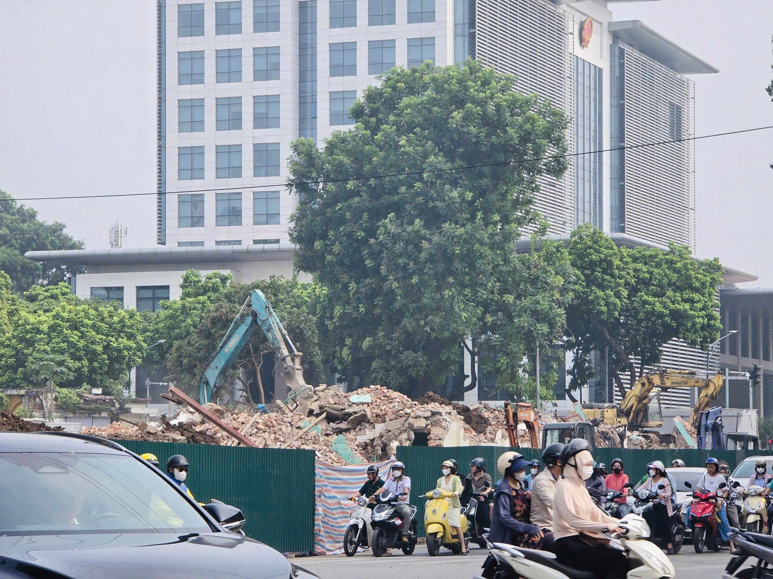 H&agrave; Nội ph&aacute; dỡ nh&agrave; 61 Trần Ph&uacute;, chạy đua tiến độ mở rộng trục H&ugrave;ng Vương phục vụ đại lễ 2/9- Ảnh 4.