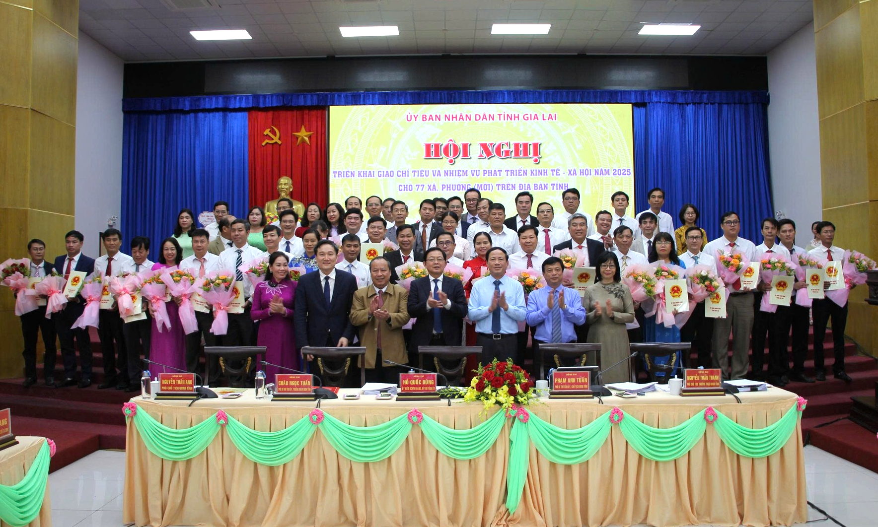 Gia Lai giao chỉ ti&ecirc;u ph&aacute;t triển cho x&atilde;, phường gắn với đ&aacute;nh gi&aacute; c&aacute;n bộ- Ảnh 1.