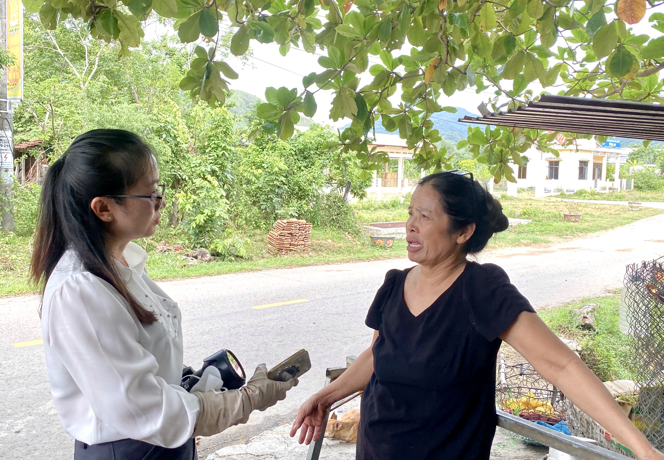 Gia Lai: Chợ tiền tỷ bỏ hoang, người d&acirc;n tận dụng... phơi rơm rạ- Ảnh 4.