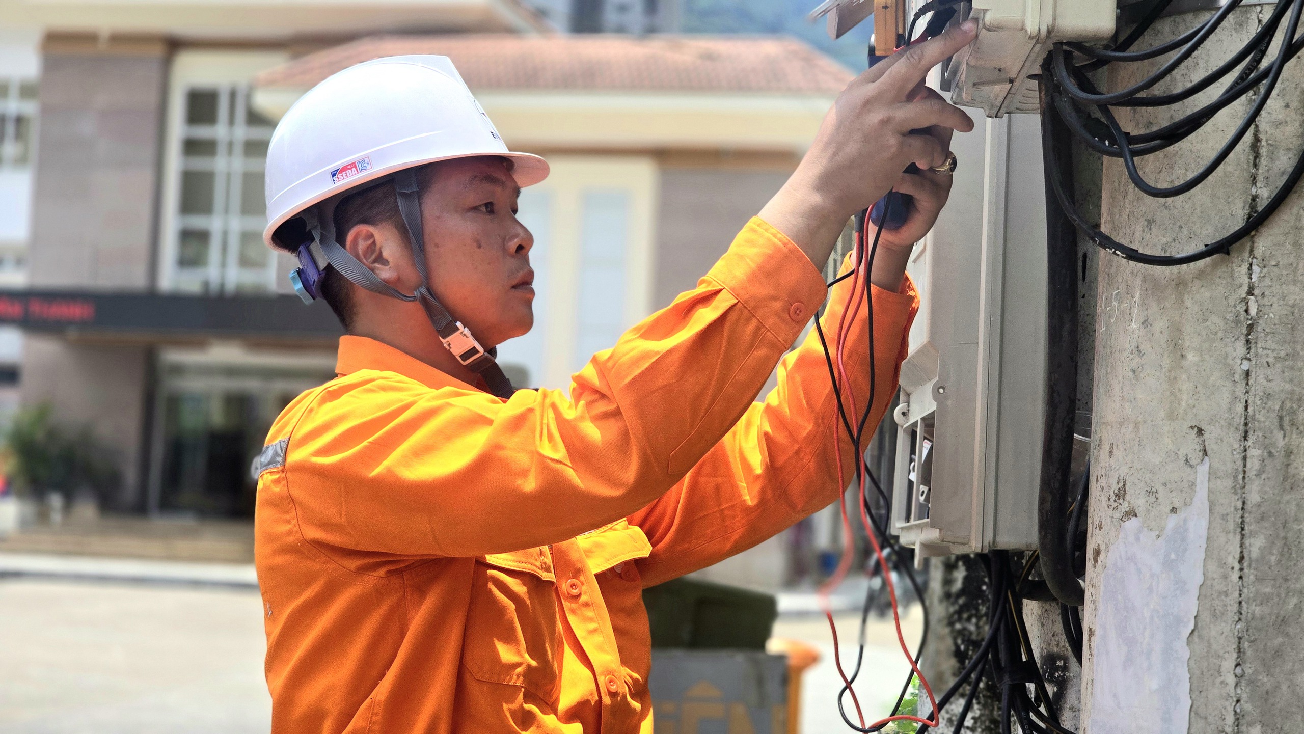 Tiền điện th&aacute;ng 6 tăng đột biến, EVN H&agrave; Nội n&oacute;i g&igrave;?- Ảnh 1.