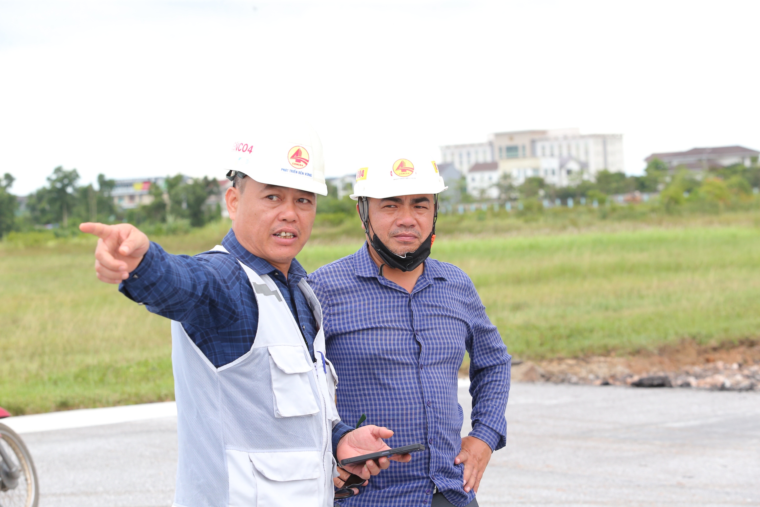 Dự &aacute;n n&acirc;ng cấp s&acirc;n bay quốc tế Vinh: "3 ca, 4 k&iacute;p" ngay từ những ng&agrave;y đầu- Ảnh 13.