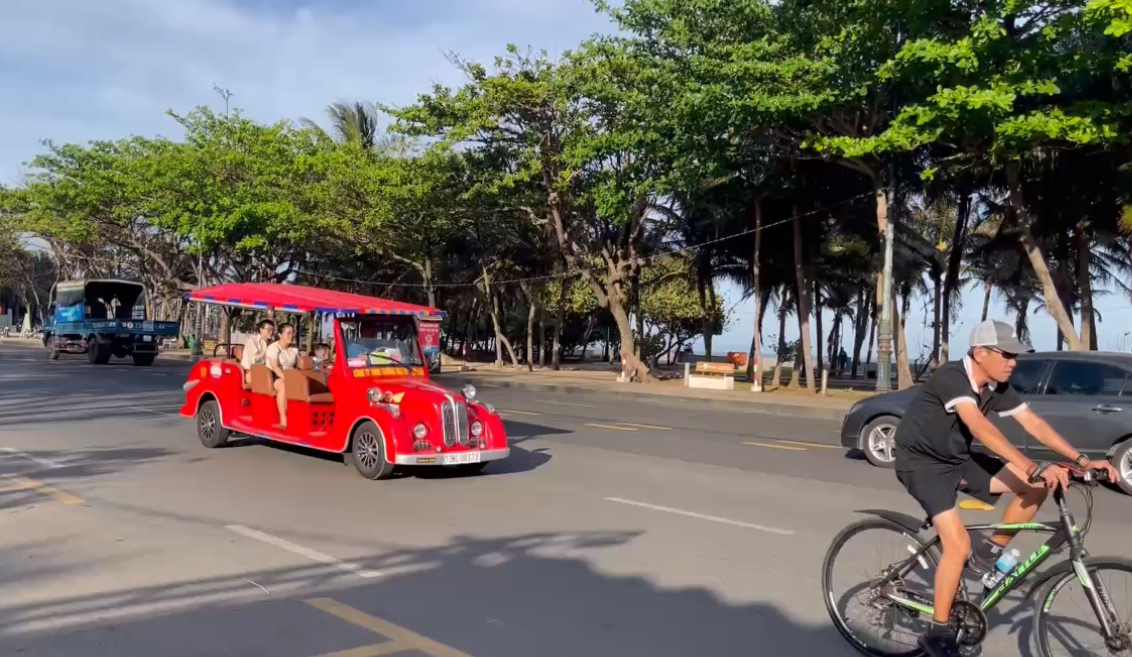 Xe điện du lịch tạm dừng hoạt động: T&agrave;i xế v&agrave; doanh nghiệp lo lắng- Ảnh 2.