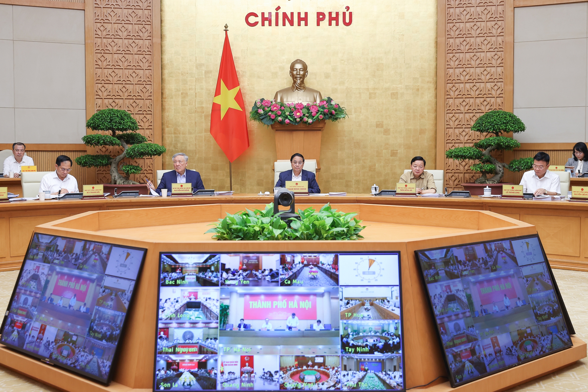 Thủ tướng: Đẩy nhanh tiến độ ho&agrave;n th&agrave;nh 3.000 km cao tốc, 1.000 km đường ven biển- Ảnh 2.