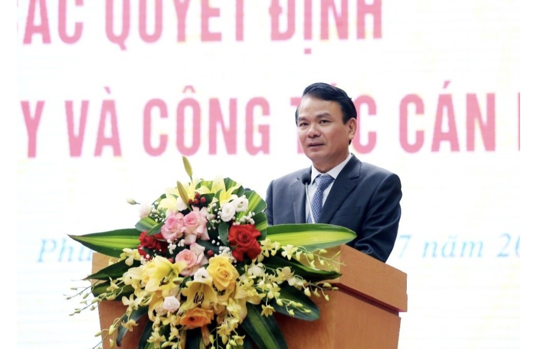 Ph&uacute; Thọ trao quyết định bổ nhiệm 15 gi&aacute;m đốc, ph&oacute; gi&aacute;m đốc sở- Ảnh 1.