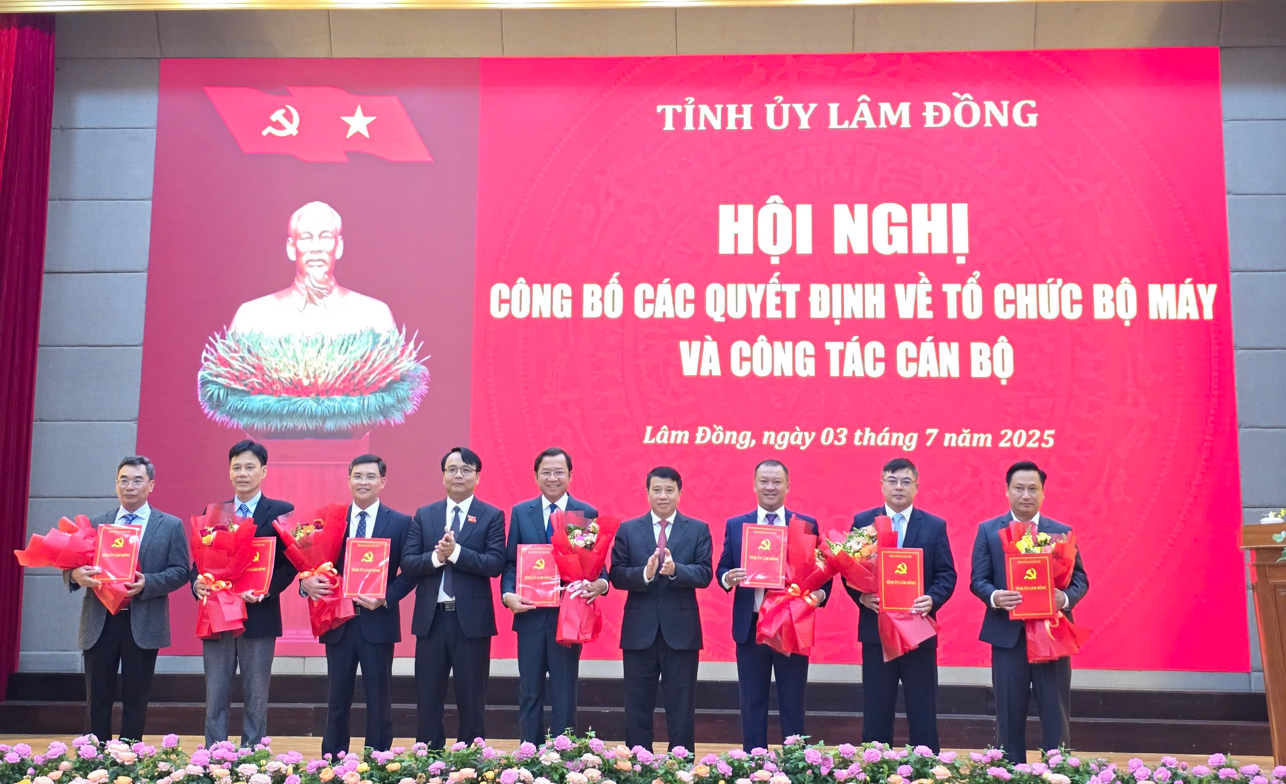 C&ocirc;ng bố danh s&aacute;ch c&aacute;n bộ chủ chốt Tỉnh ủy, UBND tỉnh L&acirc;m Đồng- Ảnh 1.