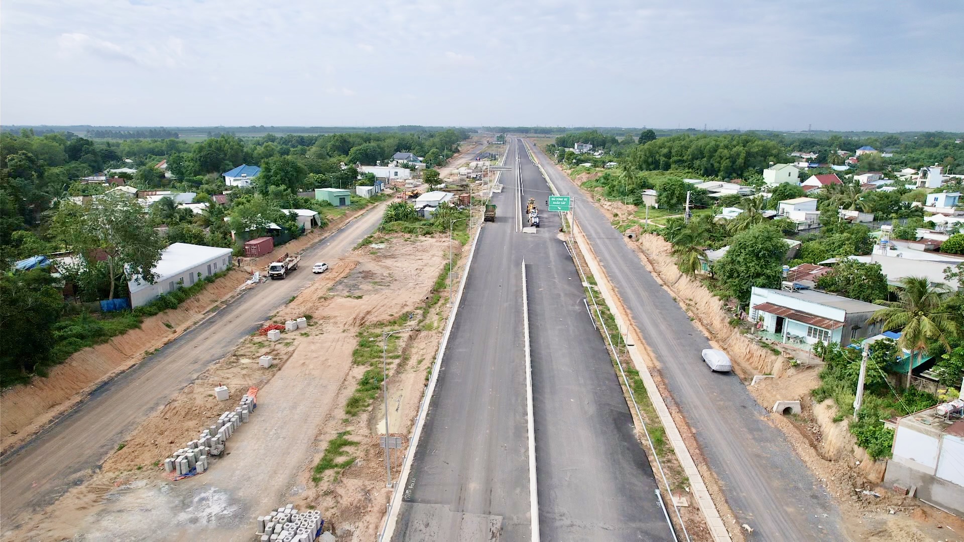 Chạy nước rút trên cầu ngàn tỷ đồng lớn nhất Vành đai 3 TP.HCM trước giờ G 19/8- Ảnh 17. Chạy nước rút trên cầu ngàn tỷ đồng lớn nhất Vành đai 3 TP.HCM trước giờ G 19/8- Ảnh 17.