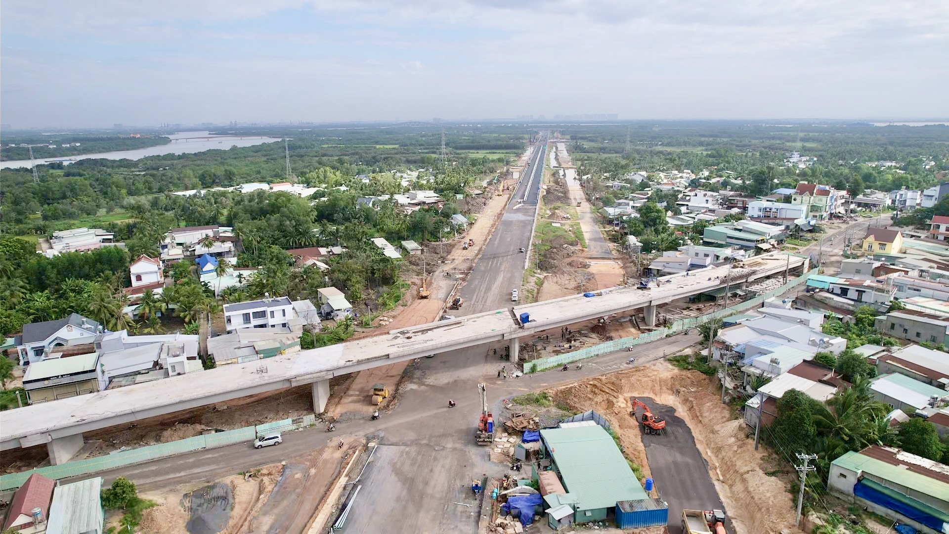 Chạy nước rút trên cầu ngàn tỷ đồng lớn nhất Vành đai 3 TP.HCM trước giờ G 19/8- Ảnh 18. Chạy nước rút trên cầu ngàn tỷ đồng lớn nhất Vành đai 3 TP.HCM trước giờ G 19/8- Ảnh 18.