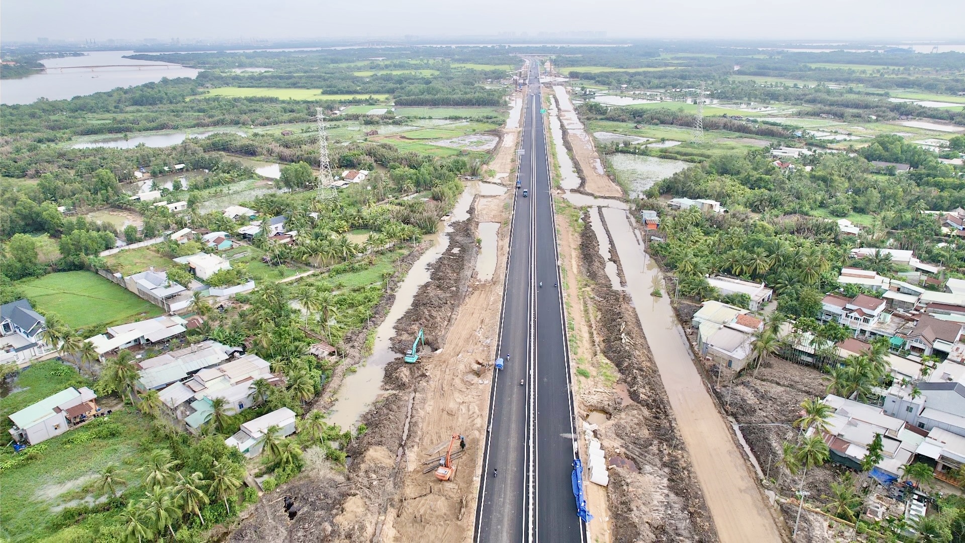 Chạy nước rút trên cầu ngàn tỷ đồng lớn nhất Vành đai 3 TP.HCM trước giờ G 19/8- Ảnh 5. Chạy nước rút trên cầu ngàn tỷ đồng lớn nhất Vành đai 3 TP.HCM trước giờ G 19/8- Ảnh 5.