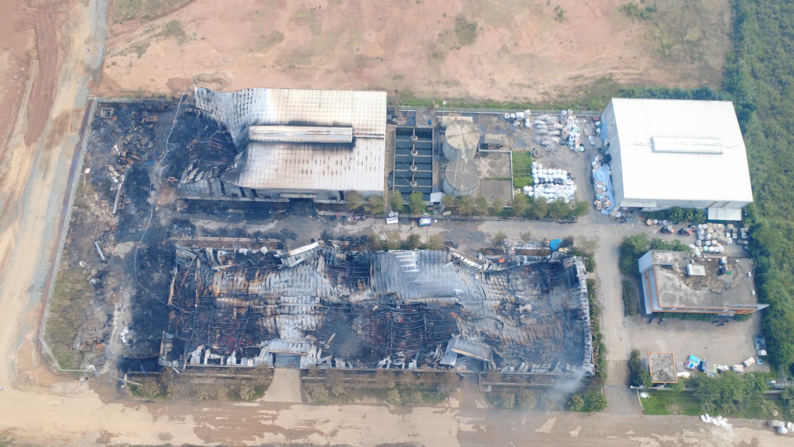 L&agrave;o Cai: Thiệt hại vụ ch&aacute;y lớn tại C&ocirc;ng ty LTT ước t&iacute;nh 45 tỷ đồng- Ảnh 4.