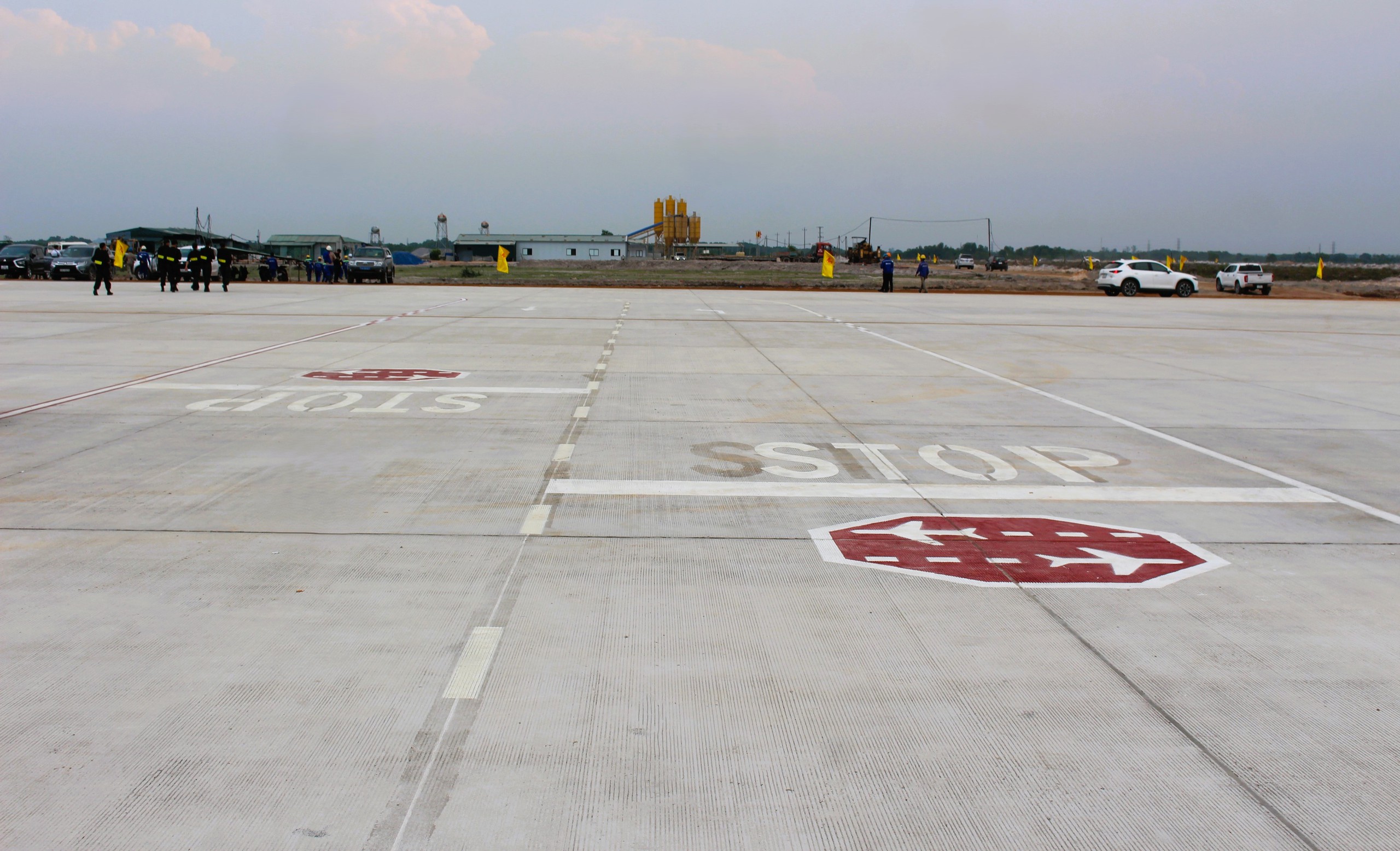 Dự &aacute;n Cảng h&agrave;ng kh&ocirc;ng Quảng Trị đang triển khai thế n&agrave;o sau hơn một năm khởi c&ocirc;ng?- Ảnh 3.