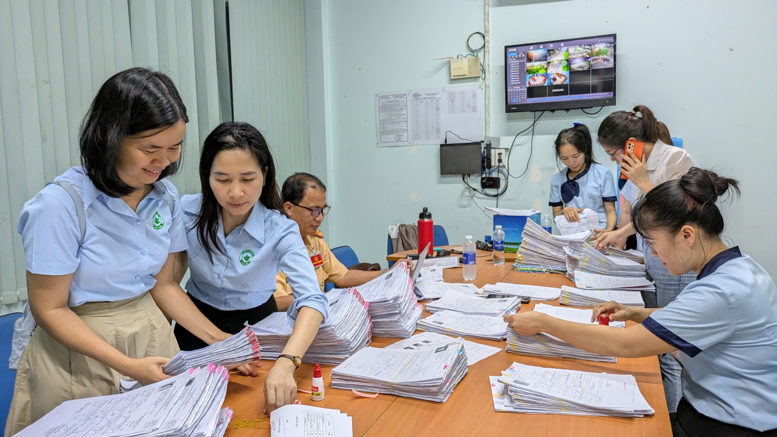 TP.HCM tổ chức thi sát hạch lái xe xuyên đêm cho người dân- Ảnh 4. TP.HCM tổ chức thi sát hạch lái xe xuyên đêm cho người dân- Ảnh 4.