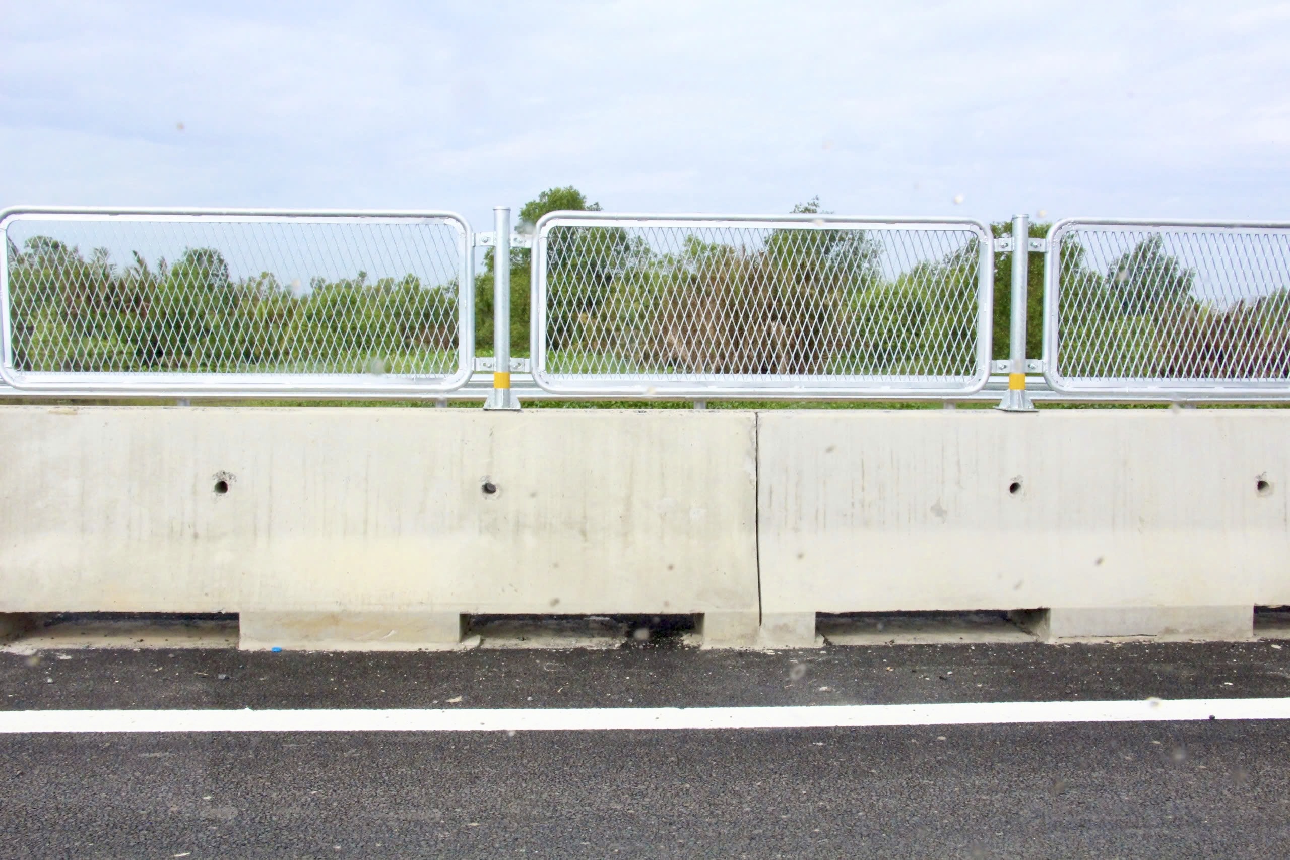 Chạy nước rút trên cầu ngàn tỷ đồng lớn nhất Vành đai 3 TP.HCM trước giờ G 19/8- Ảnh 14. Chạy nước rút trên cầu ngàn tỷ đồng lớn nhất Vành đai 3 TP.HCM trước giờ G 19/8- Ảnh 14.