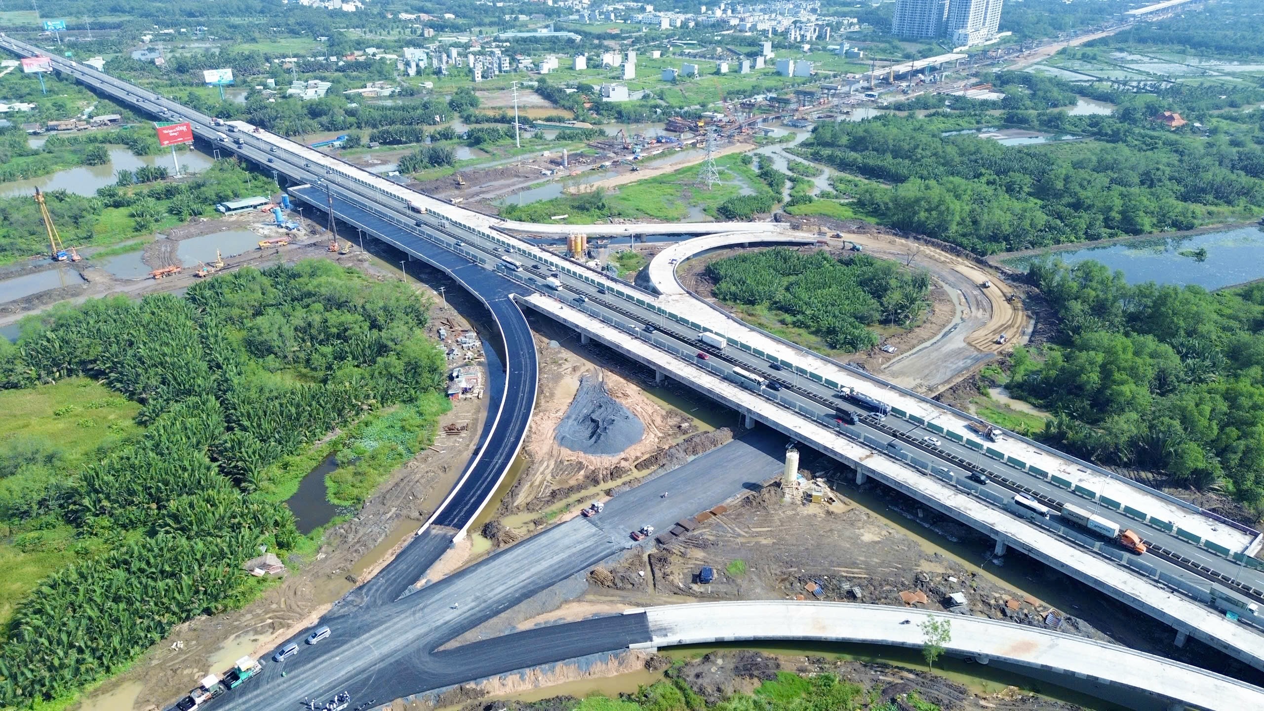 Chạy nước rút trên cầu ngàn tỷ đồng lớn nhất Vành đai 3 TP.HCM trước giờ G 19/8- Ảnh 19. Chạy nước rút trên cầu ngàn tỷ đồng lớn nhất Vành đai 3 TP.HCM trước giờ G 19/8- Ảnh 19.