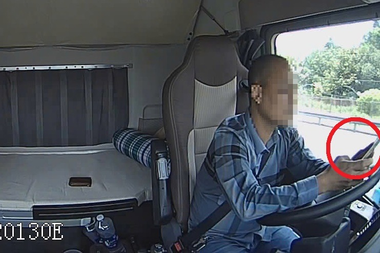 Đề xuất xe chở kh&aacute;ch từ 8 chỗ phải lắp thiết bị ghi h&igrave;nh khoang h&agrave;nh kh&aacute;ch- Ảnh 1.