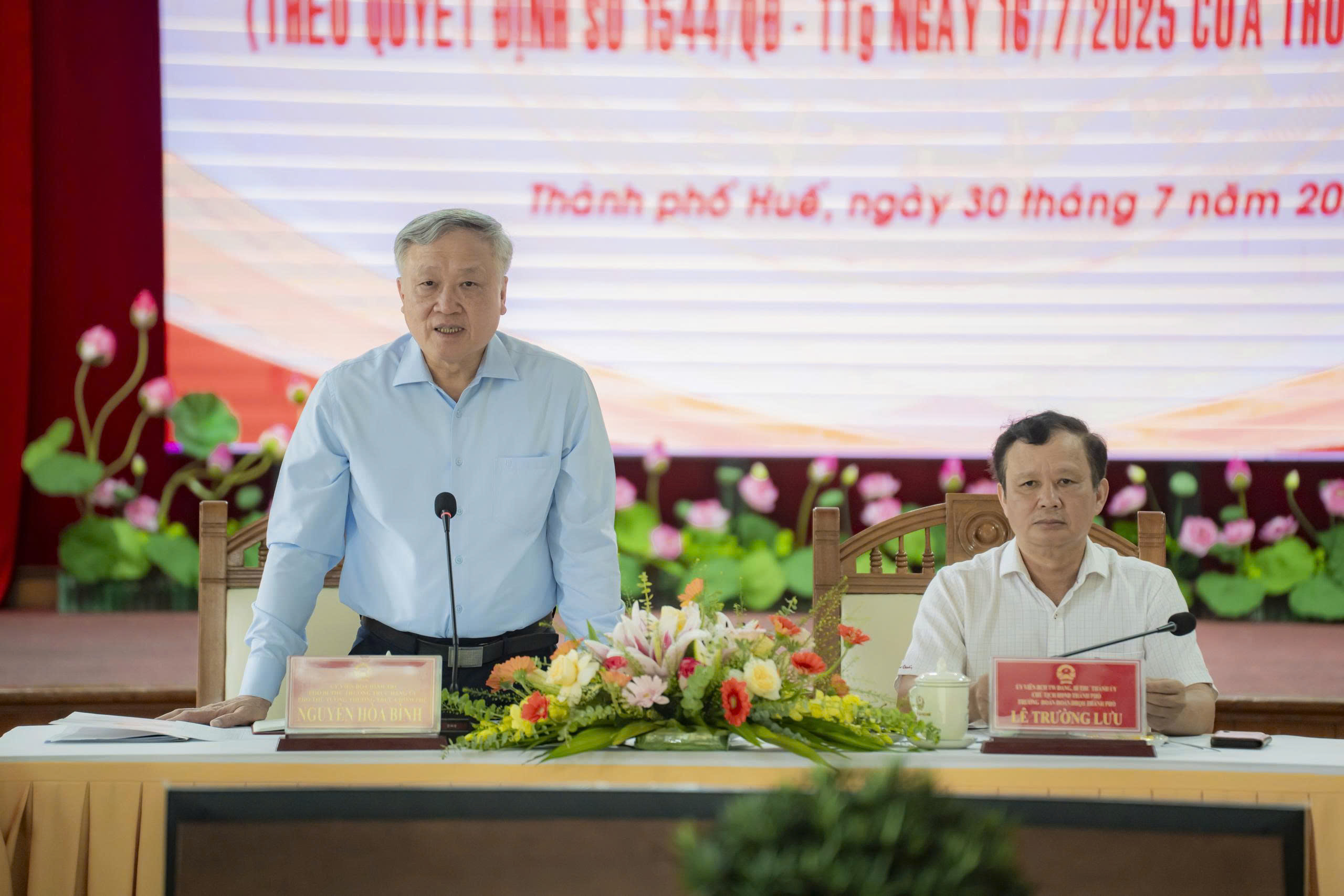 Phó Thủ tướng Nguyễn Hòa Bình: Huế tiếp tục đổi mới, tận dụng tối đa các nguồn lực- Ảnh 1. Phó Thủ tướng Nguyễn Hòa Bình: Huế tiếp tục đổi mới, tận dụng tối đa các nguồn lực- Ảnh 1.