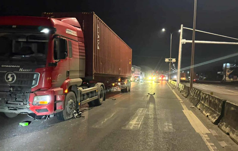 Hiện trường vụ tai nạn khiến thanh ni&ecirc;n tử vong tr&ecirc;n QL51.