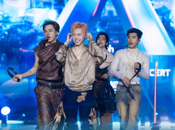 &Ocirc;ng Michael Nguyễn: Ng&agrave;y c&ocirc;ng bố concert Anh trai say hi ở Mỹ, cả showbiz nghĩ t&ocirc;i lừa đảo- Ảnh 5.