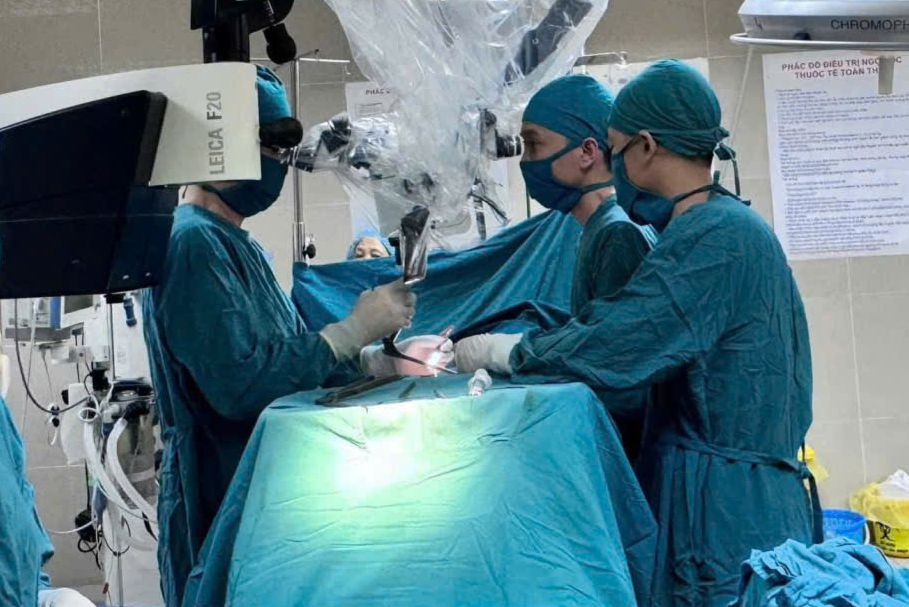 Đắk Lắk: Nghẹt thở cấp cứu nữ bệnh nh&acirc;n bị người đ&agrave;n &ocirc;ng x&ocirc;ng v&agrave;o nh&agrave; đ&acirc;m 19 nh&aacute;t- Ảnh 1.