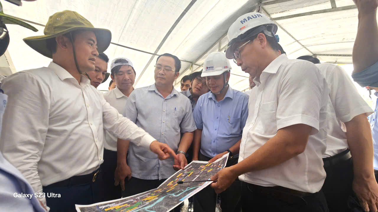 TP.HCM y&ecirc;u cầu tăng tốc thi c&ocirc;ng V&agrave;nh đai 3 đoạn qua B&igrave;nh Dương cũ- Ảnh 1.