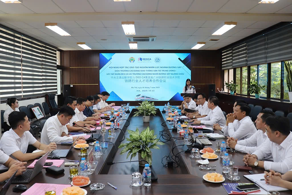 Đ&egrave;o Cả đẩy mạnh hợp t&aacute;c đ&agrave;o tạo nh&acirc;n lực về đường sắt tốc độ cao- Ảnh 1.
