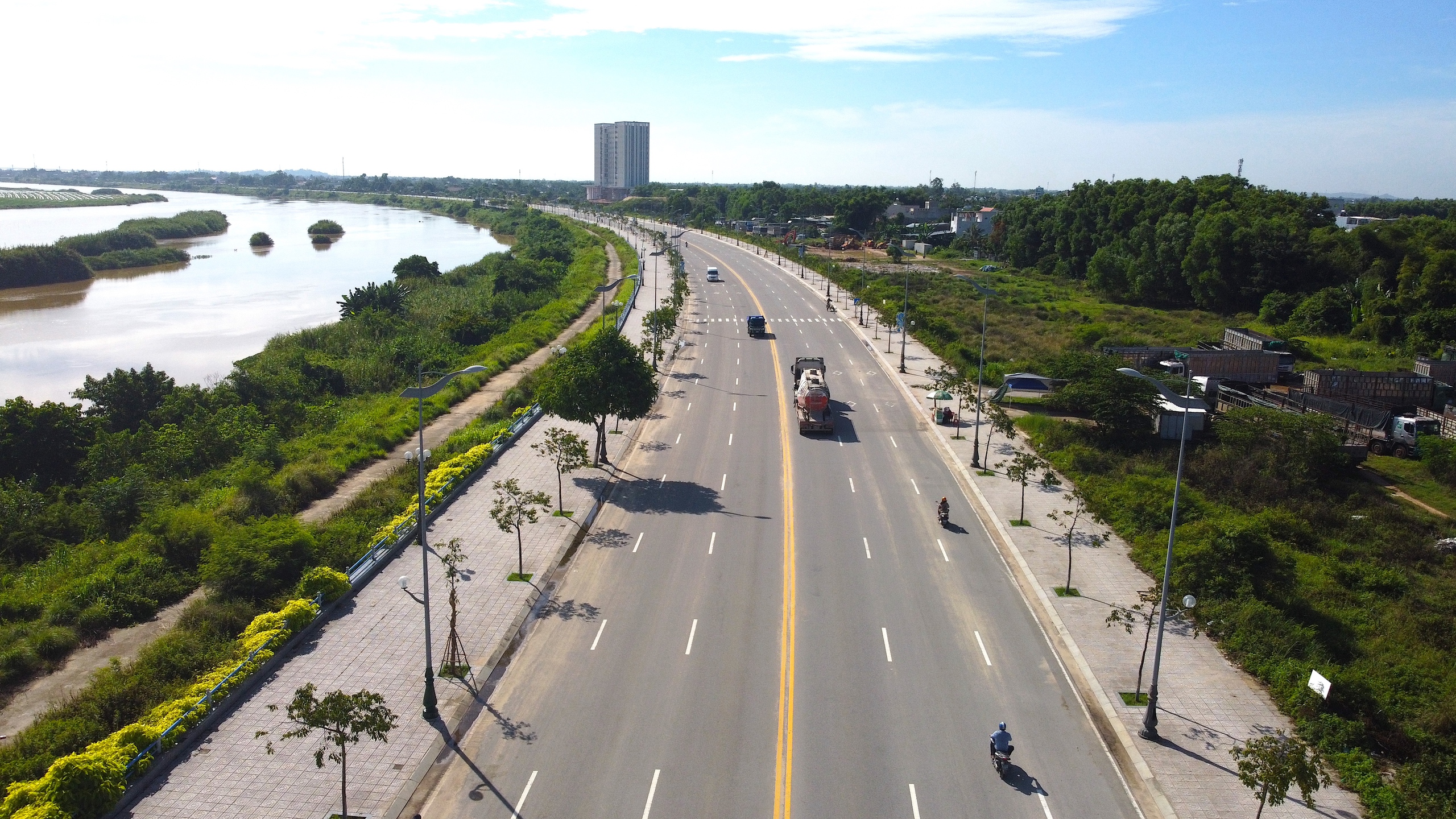 Ngắm hai cung đường đẹp ở Quảng Ng&atilde;i- Ảnh 6.