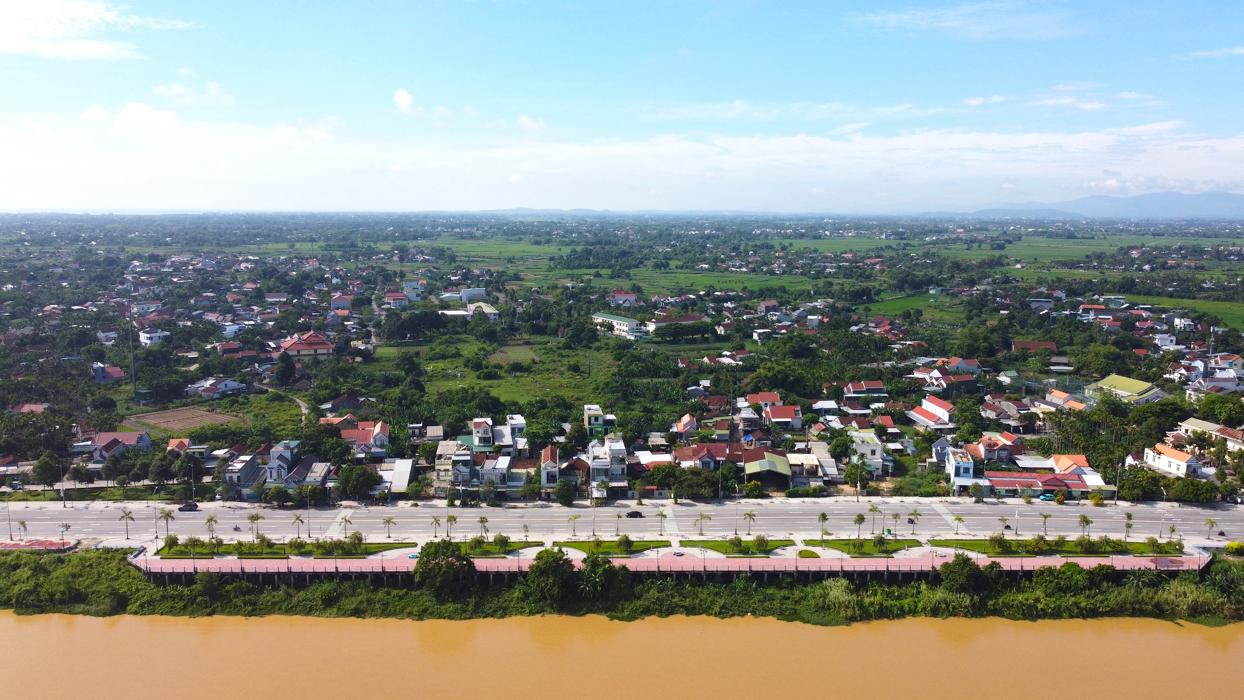 Quảng Ng&atilde;i tập trung x&acirc;y dựng n&ocirc;ng th&ocirc;n mới sau s&aacute;p nhập- Ảnh 4.