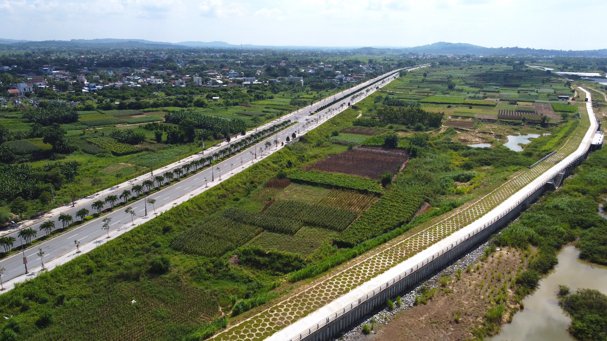 Ngắm hai cung đường đẹp ở Quảng Ng&atilde;i- Ảnh 19.